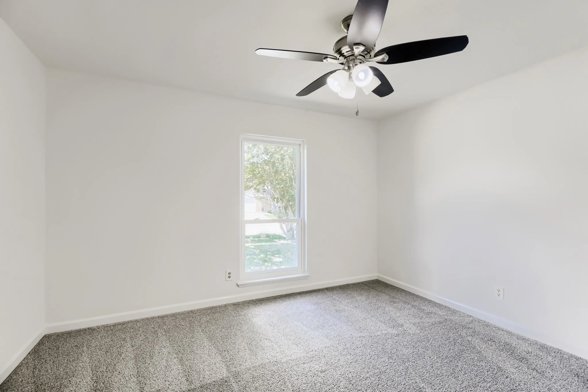Single Family Residence For Sale in Tarrant County , 804 Netherland Drive, Arlington, Texas 76017, 3 Bedroom, 2 Bathroom, 2 Garage spaces, 1,449 Sqft, built in 1983, mls#21199619, Real Estate Agent in Arlington, Homes For Sale in Tarrant county, Homes For Sale in Arlington, Realtor in Arlington Texas, Real Estate Brokerage Independent Realty Texas, Luminita Cordes Realtor