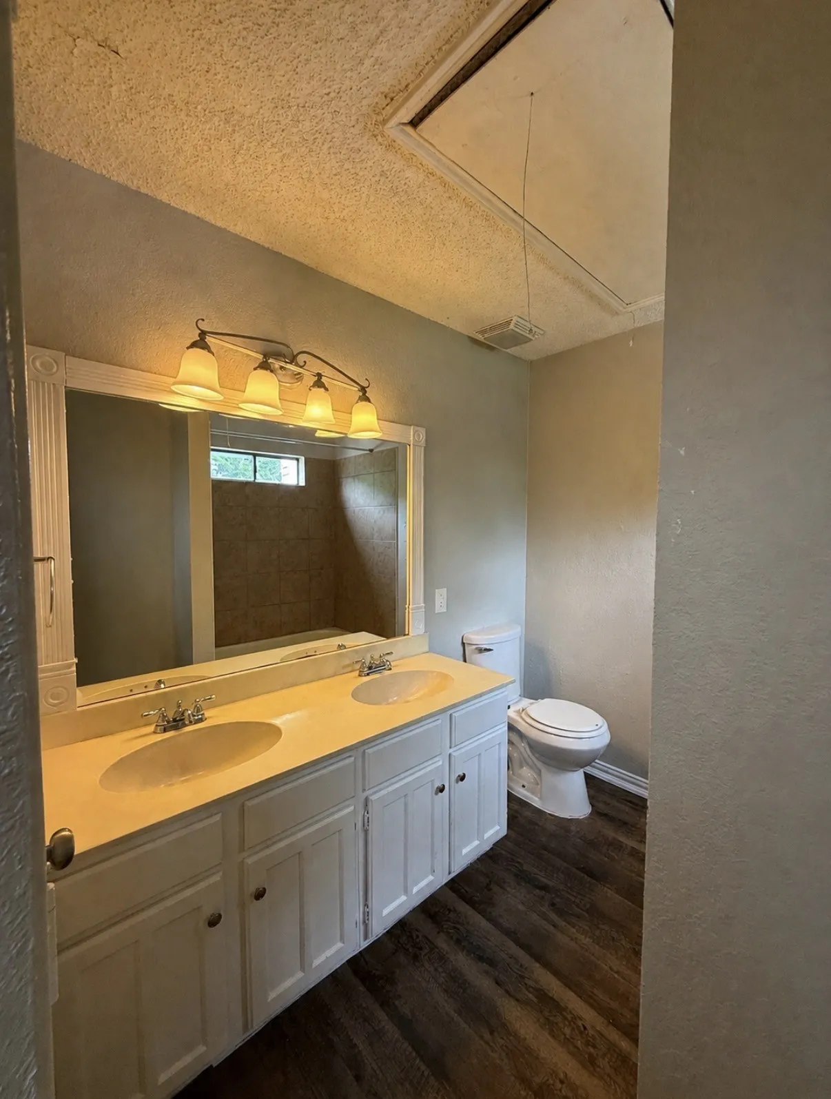 Single Family Residence For Rent in Dallas County , 1715 Highgate Place, Garland, Texas 75044, 3 Bedrooms, 2 Bathrooms, 2 Garage spaces, 1,254 Sqft, built in 1985, Price $1,995, mls#21269679, Real Estate Agent in Garland, Homes For Rent in Dallas county, Homes For Rent in Garland, Realtor in Garland Texas, Real Estate Brokerage Independent Realty Texas, Luminita Cordes Realtor