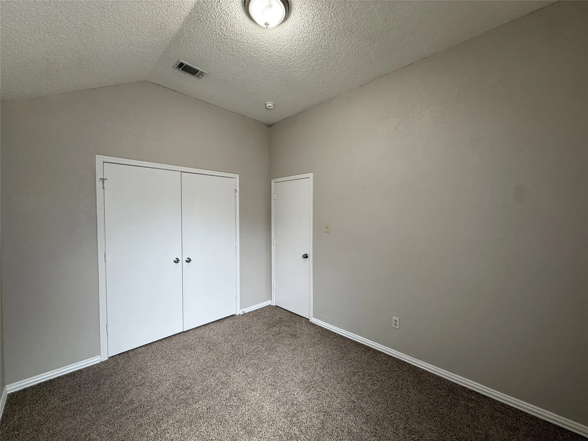 Single Family Residence For Rent in Dallas County , 1715 Highgate Place, Garland, Texas 75044, 3 Bedrooms, 2 Bathrooms, 2 Garage spaces, 1,254 Sqft, built in 1985, Price $1,995, mls#21269679, Real Estate Agent in Garland, Homes For Rent in Dallas county, Homes For Rent in Garland, Realtor in Garland Texas, Real Estate Brokerage Independent Realty Texas, Luminita Cordes Realtor