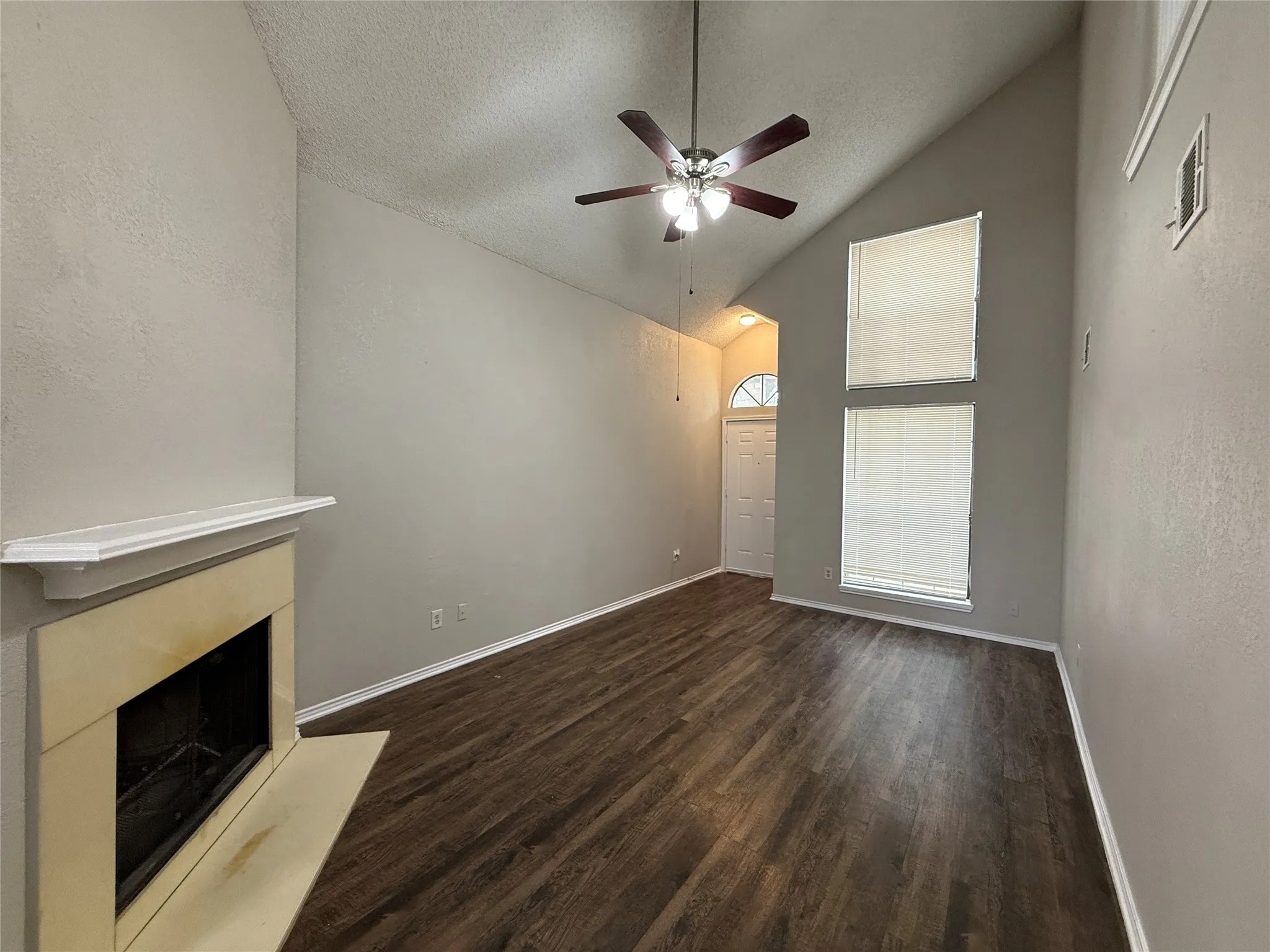 Single Family Residence For Rent in Dallas County , 1715 Highgate Place, Garland, Texas 75044, 3 Bedrooms, 2 Bathrooms, 2 Garage spaces, 1,254 Sqft, built in 1985, Price $1,995, mls#21269679, Real Estate Agent in Garland, Homes For Rent in Dallas county, Homes For Rent in Garland, Realtor in Garland Texas, Real Estate Brokerage Independent Realty Texas, Luminita Cordes Realtor