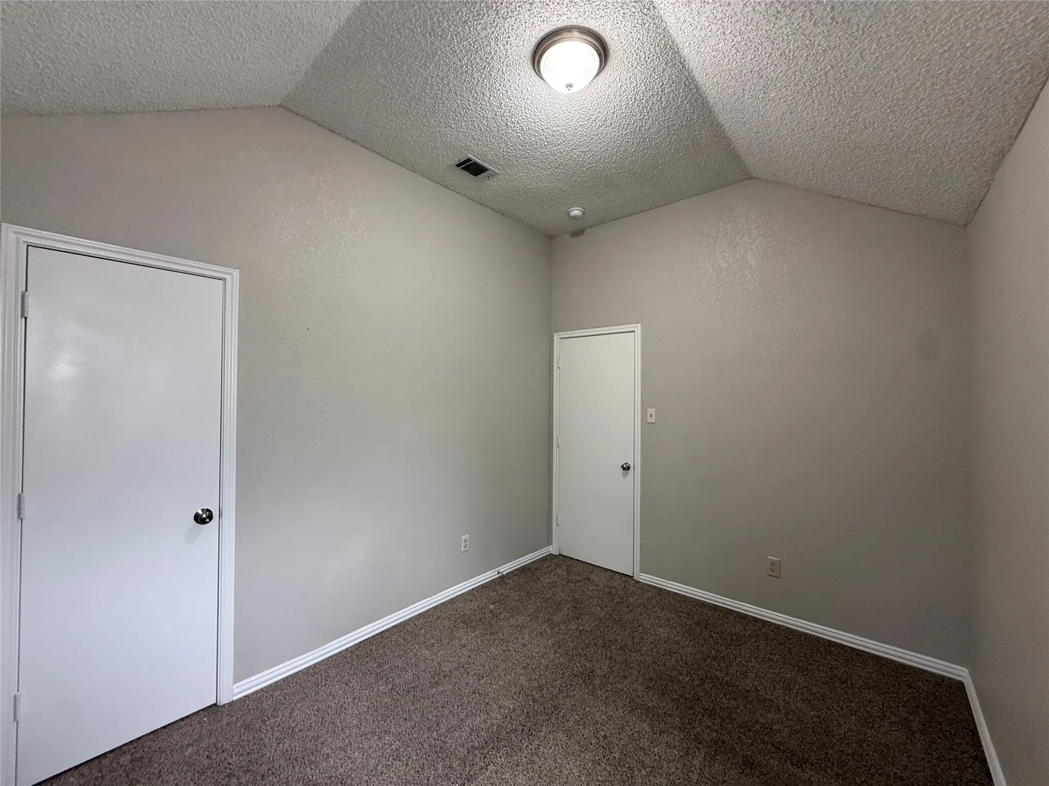 Single Family Residence For Rent in Dallas County , 1715 Highgate Place, Garland, Texas 75044, 3 Bedrooms, 2 Bathrooms, 2 Garage spaces, 1,254 Sqft, built in 1985, Price $1,995, mls#21269679, Real Estate Agent in Garland, Homes For Rent in Dallas county, Homes For Rent in Garland, Realtor in Garland Texas, Real Estate Brokerage Independent Realty Texas, Luminita Cordes Realtor