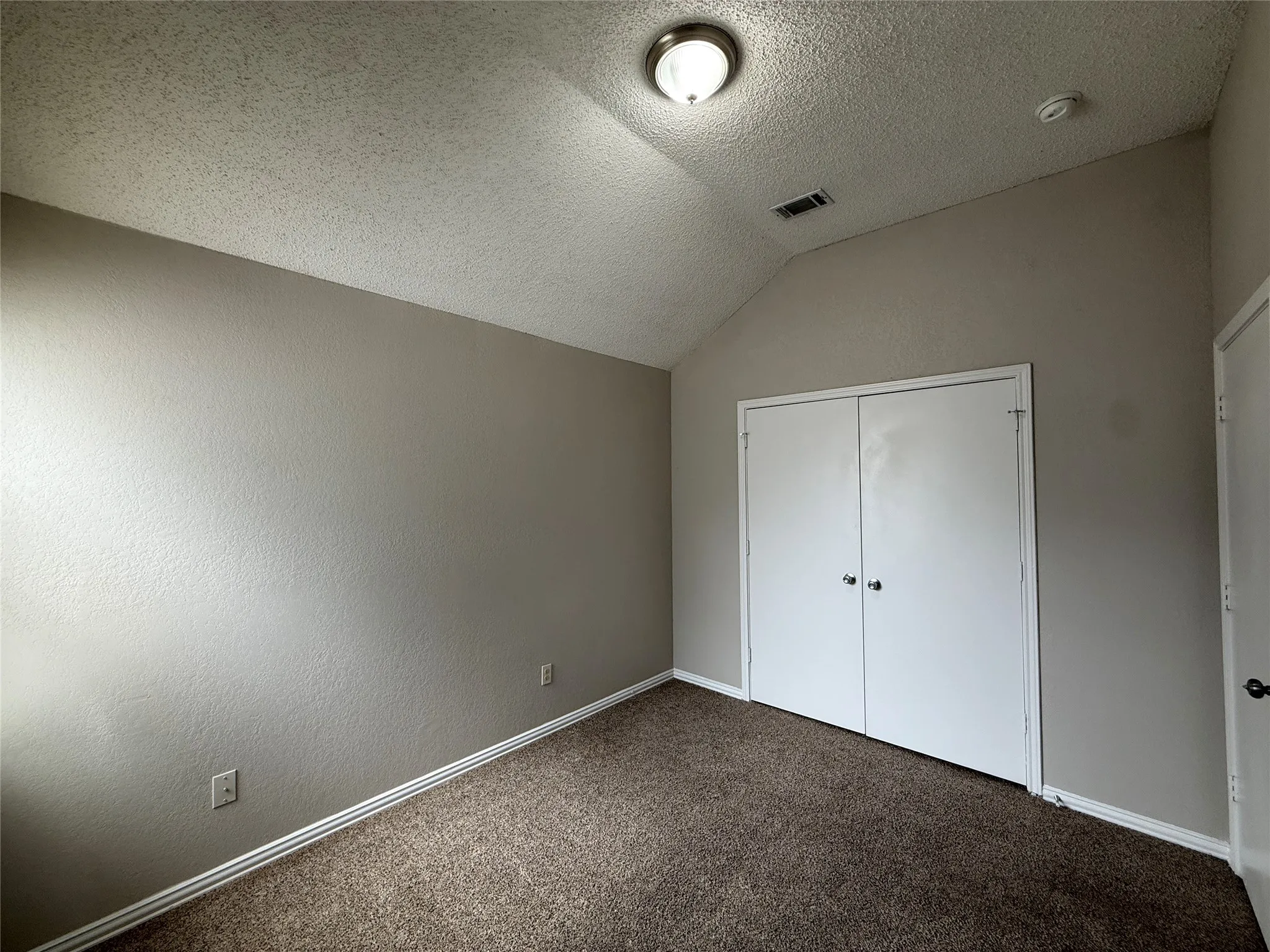 Single Family Residence For Rent in Dallas County , 1715 Highgate Place, Garland, Texas 75044, 3 Bedrooms, 2 Bathrooms, 2 Garage spaces, 1,254 Sqft, built in 1985, Price $1,995, mls#21269679, Real Estate Agent in Garland, Homes For Rent in Dallas county, Homes For Rent in Garland, Realtor in Garland Texas, Real Estate Brokerage Independent Realty Texas, Luminita Cordes Realtor