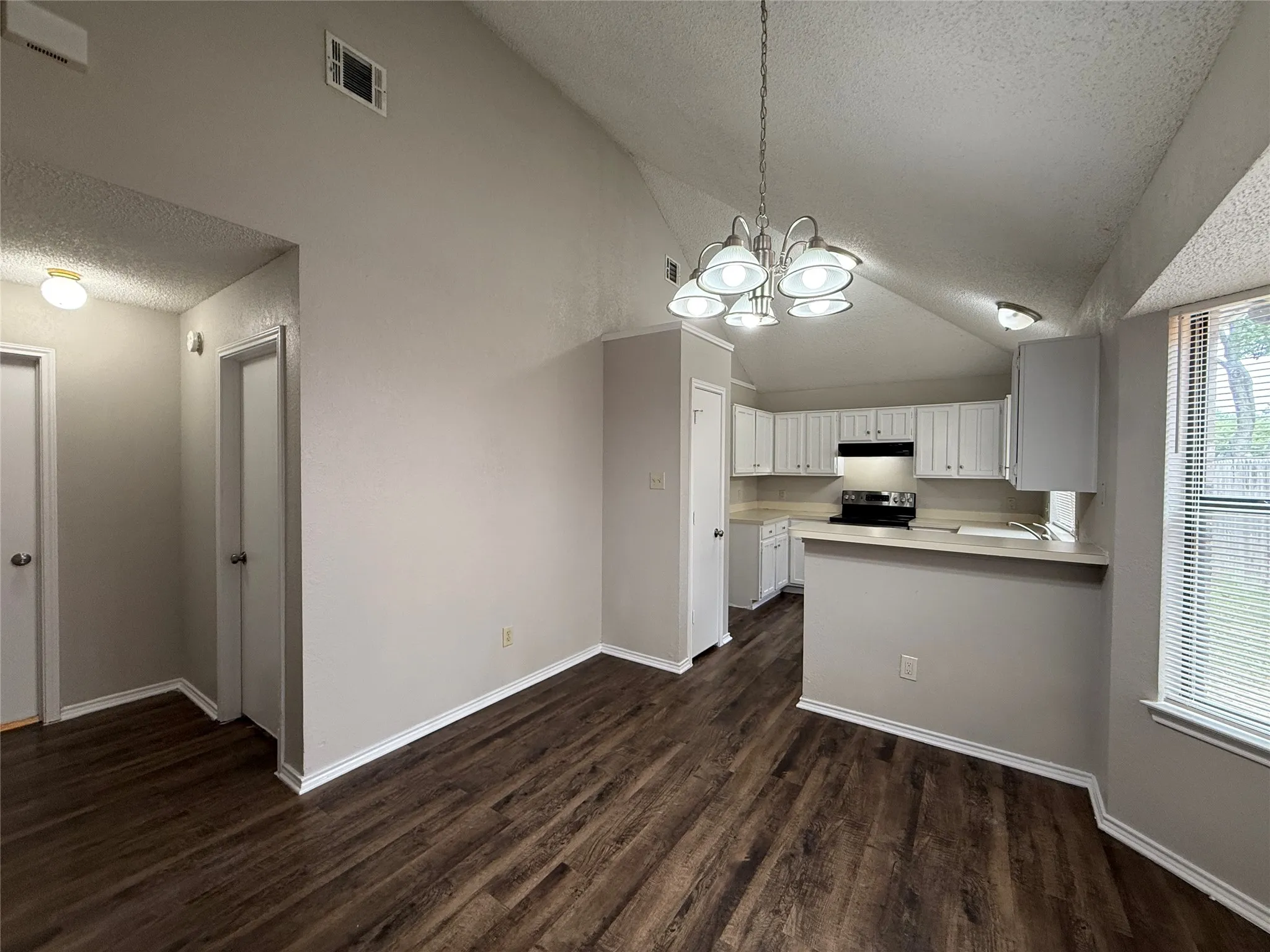 Single Family Residence For Rent in Dallas County , 1715 Highgate Place, Garland, Texas 75044, 3 Bedrooms, 2 Bathrooms, 2 Garage spaces, 1,254 Sqft, built in 1985, Price $1,995, mls#21269679, Real Estate Agent in Garland, Homes For Rent in Dallas county, Homes For Rent in Garland, Realtor in Garland Texas, Real Estate Brokerage Independent Realty Texas, Luminita Cordes Realtor