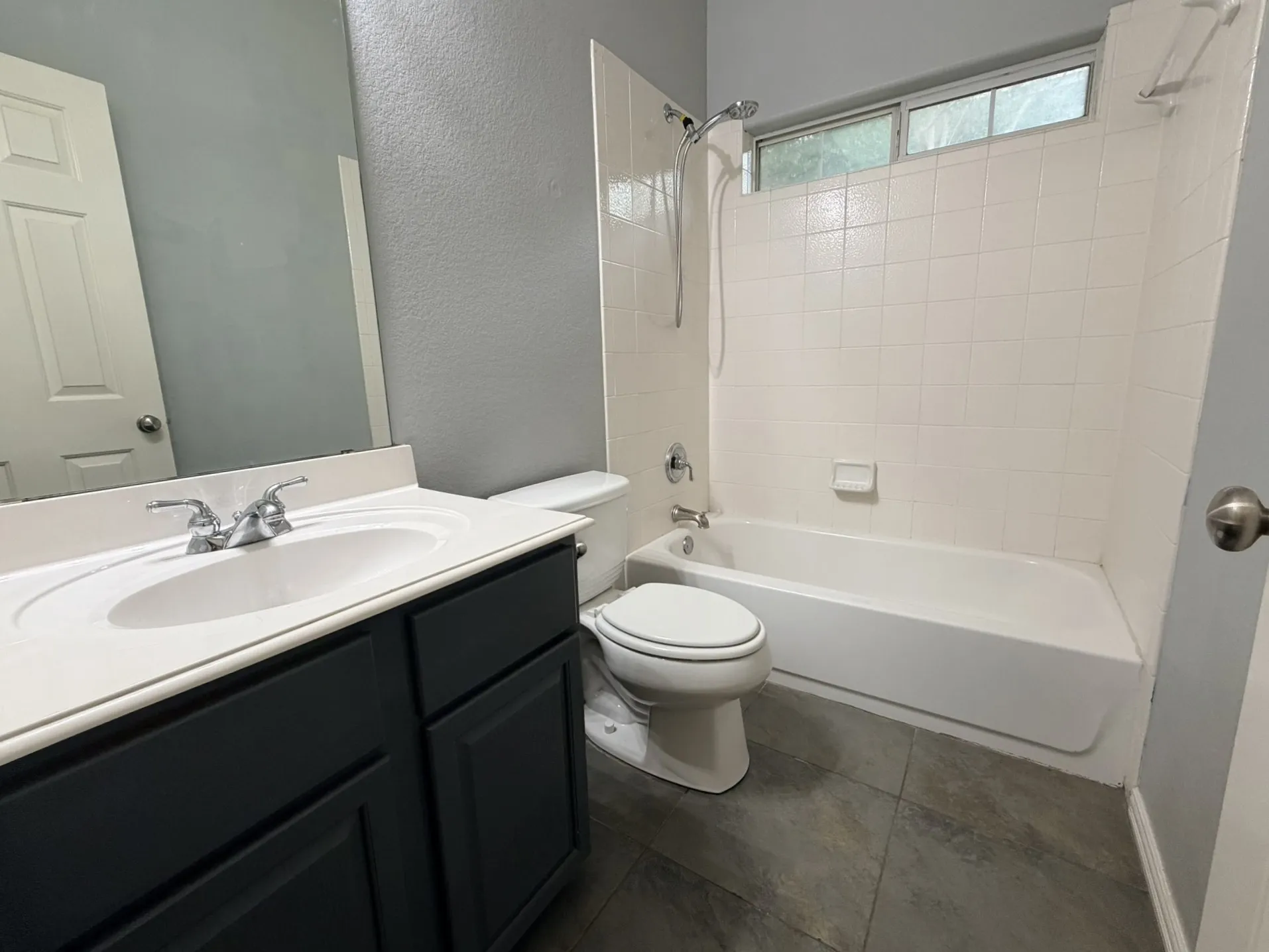 Single Family Residence For Sale in Johnson County , 216 Flagstone Drive, Burleson, Texas 76028, 5 Bedroom, 3 Bathroom, 2 Garage spaces, 2,406 Sqft, built in 2002, mls#21269647, Real Estate Agent in Burleson, Homes For Sale in Johnson county, Homes For Sale in Burleson, Realtor in Burleson Texas, Real Estate Brokerage Independent Realty Texas, Luminita Cordes Realtor