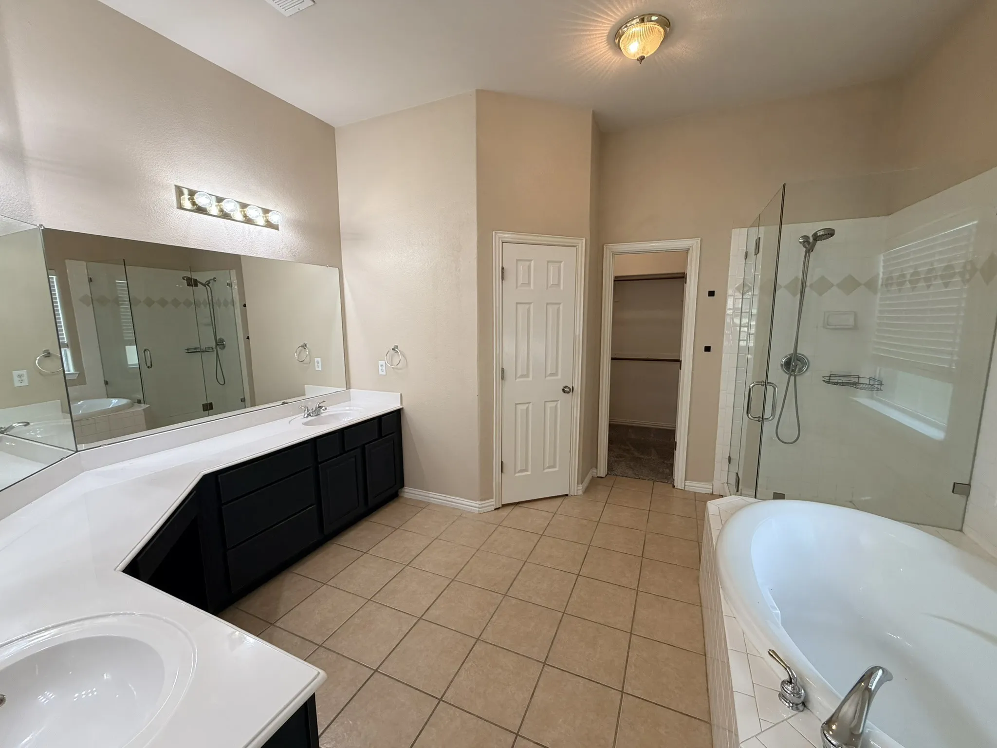 Single Family Residence For Sale in Johnson County , 216 Flagstone Drive, Burleson, Texas 76028, 5 Bedroom, 3 Bathroom, 2 Garage spaces, 2,406 Sqft, built in 2002, mls#21269647, Real Estate Agent in Burleson, Homes For Sale in Johnson county, Homes For Sale in Burleson, Realtor in Burleson Texas, Real Estate Brokerage Independent Realty Texas, Luminita Cordes Realtor