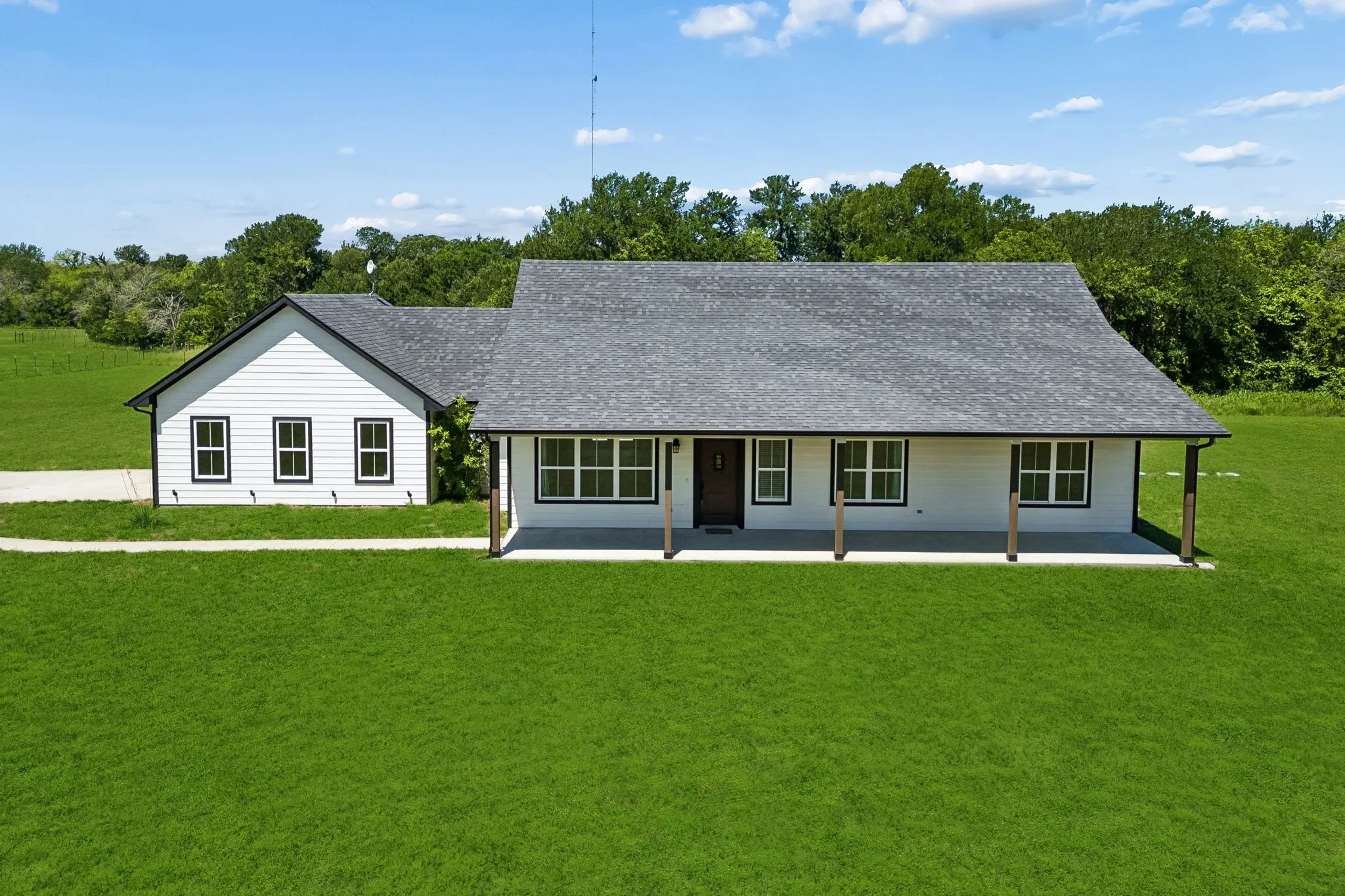 Single Family Residence For Sale in Hunt County , 2584 County Road 2134, Caddo Mills, Texas 75135, 3 Bedroom, 2 Bathroom, 2 Garage spaces, 2,282 Sqft, built in 2020, mls#21269710, Real Estate Agent in Caddo Mills, Homes For Sale in Hunt county, Homes For Sale in Caddo Mills, Realtor in Caddo Mills Texas, Real Estate Brokerage Independent Realty Texas, Luminita Cordes Realtor