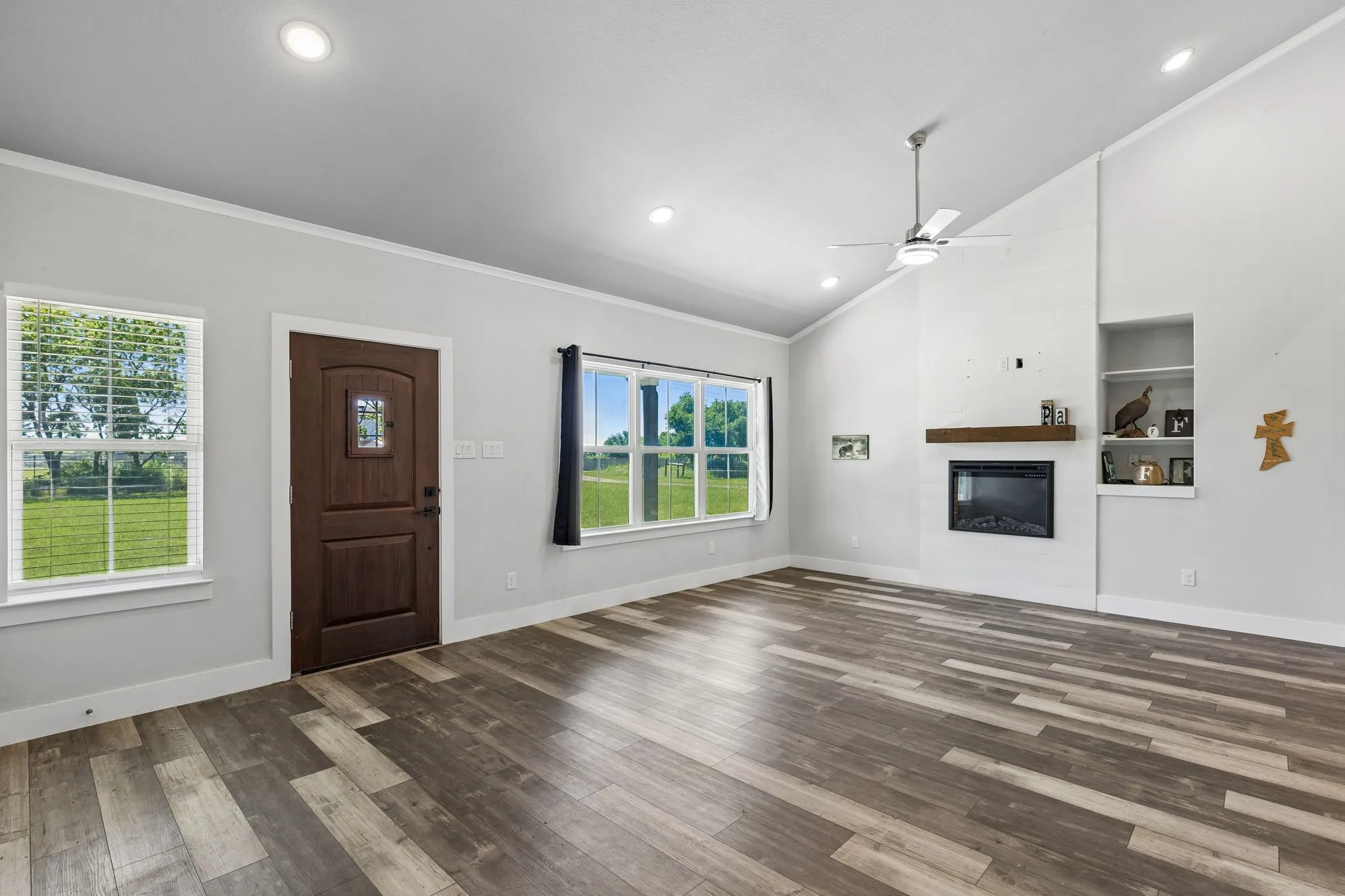 Single Family Residence For Sale in Hunt County , 2584 County Road 2134, Caddo Mills, Texas 75135, 3 Bedroom, 2 Bathroom, 2 Garage spaces, 2,282 Sqft, built in 2020, mls#21269710, Real Estate Agent in Caddo Mills, Homes For Sale in Hunt county, Homes For Sale in Caddo Mills, Realtor in Caddo Mills Texas, Real Estate Brokerage Independent Realty Texas, Luminita Cordes Realtor