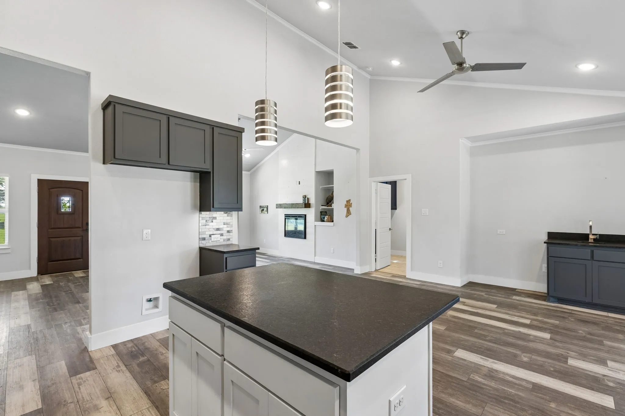 Single Family Residence For Sale in Hunt County , 2584 County Road 2134, Caddo Mills, Texas 75135, 3 Bedroom, 2 Bathroom, 2 Garage spaces, 2,282 Sqft, built in 2020, mls#21269710, Real Estate Agent in Caddo Mills, Homes For Sale in Hunt county, Homes For Sale in Caddo Mills, Realtor in Caddo Mills Texas, Real Estate Brokerage Independent Realty Texas, Luminita Cordes Realtor