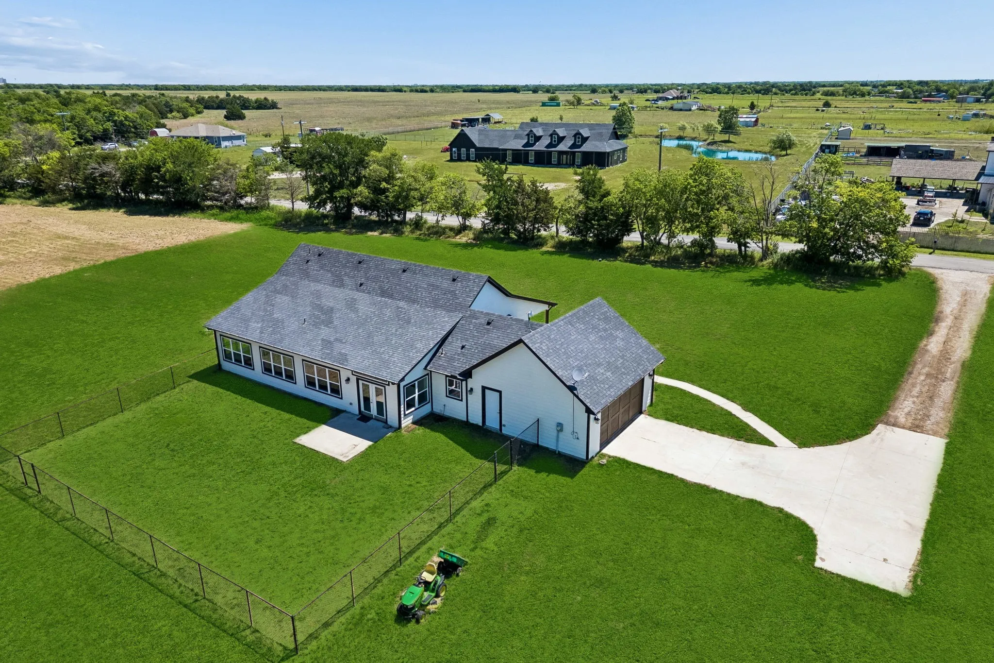 Single Family Residence For Sale in Hunt County , 2584 County Road 2134, Caddo Mills, Texas 75135, 3 Bedroom, 2 Bathroom, 2 Garage spaces, 2,282 Sqft, built in 2020, mls#21269710, Real Estate Agent in Caddo Mills, Homes For Sale in Hunt county, Homes For Sale in Caddo Mills, Realtor in Caddo Mills Texas, Real Estate Brokerage Independent Realty Texas, Luminita Cordes Realtor