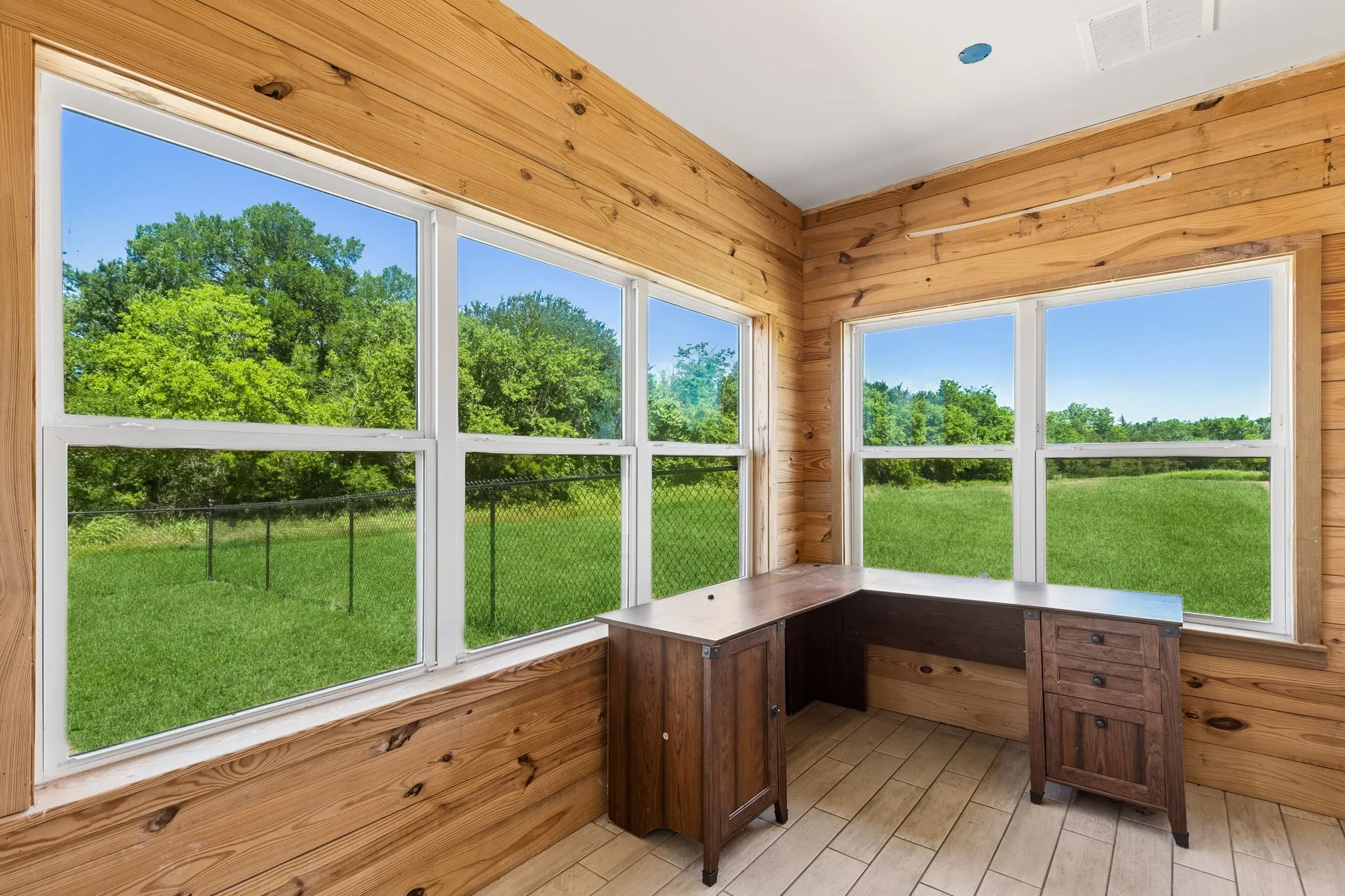 Single Family Residence For Sale in Hunt County , 2584 County Road 2134, Caddo Mills, Texas 75135, 3 Bedroom, 2 Bathroom, 2 Garage spaces, 2,282 Sqft, built in 2020, mls#21269710, Real Estate Agent in Caddo Mills, Homes For Sale in Hunt county, Homes For Sale in Caddo Mills, Realtor in Caddo Mills Texas, Real Estate Brokerage Independent Realty Texas, Luminita Cordes Realtor