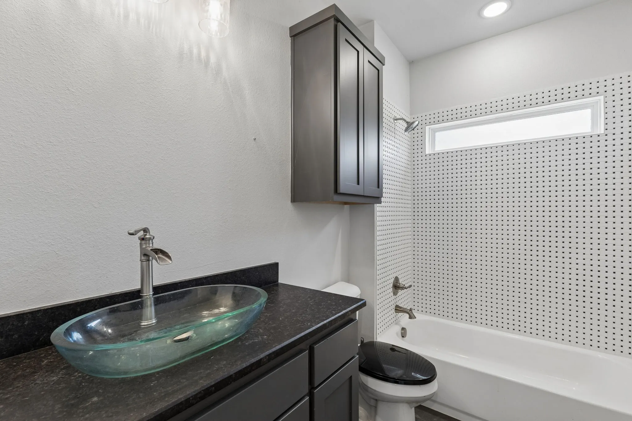 Single Family Residence For Sale in Hunt County , 2584 County Road 2134, Caddo Mills, Texas 75135, 3 Bedroom, 2 Bathroom, 2 Garage spaces, 2,282 Sqft, built in 2020, mls#21269710, Real Estate Agent in Caddo Mills, Homes For Sale in Hunt county, Homes For Sale in Caddo Mills, Realtor in Caddo Mills Texas, Real Estate Brokerage Independent Realty Texas, Luminita Cordes Realtor