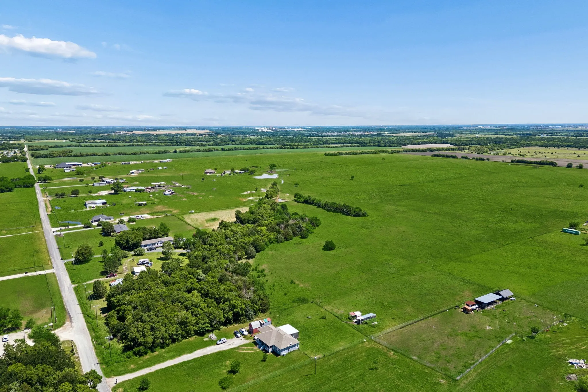 Single Family Residence For Sale in Hunt County , 2584 County Road 2134, Caddo Mills, Texas 75135, 3 Bedroom, 2 Bathroom, 2 Garage spaces, 2,282 Sqft, built in 2020, mls#21269710, Real Estate Agent in Caddo Mills, Homes For Sale in Hunt county, Homes For Sale in Caddo Mills, Realtor in Caddo Mills Texas, Real Estate Brokerage Independent Realty Texas, Luminita Cordes Realtor