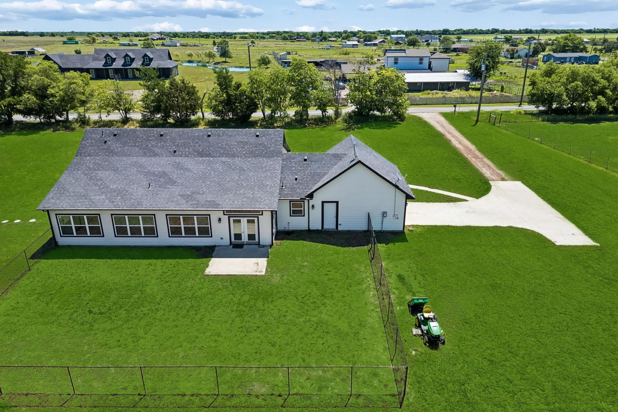 Single Family Residence For Sale in Hunt County , 2584 County Road 2134, Caddo Mills, Texas 75135, 3 Bedroom, 2 Bathroom, 2 Garage spaces, 2,282 Sqft, built in 2020, mls#21269710, Real Estate Agent in Caddo Mills, Homes For Sale in Hunt county, Homes For Sale in Caddo Mills, Realtor in Caddo Mills Texas, Real Estate Brokerage Independent Realty Texas, Luminita Cordes Realtor
