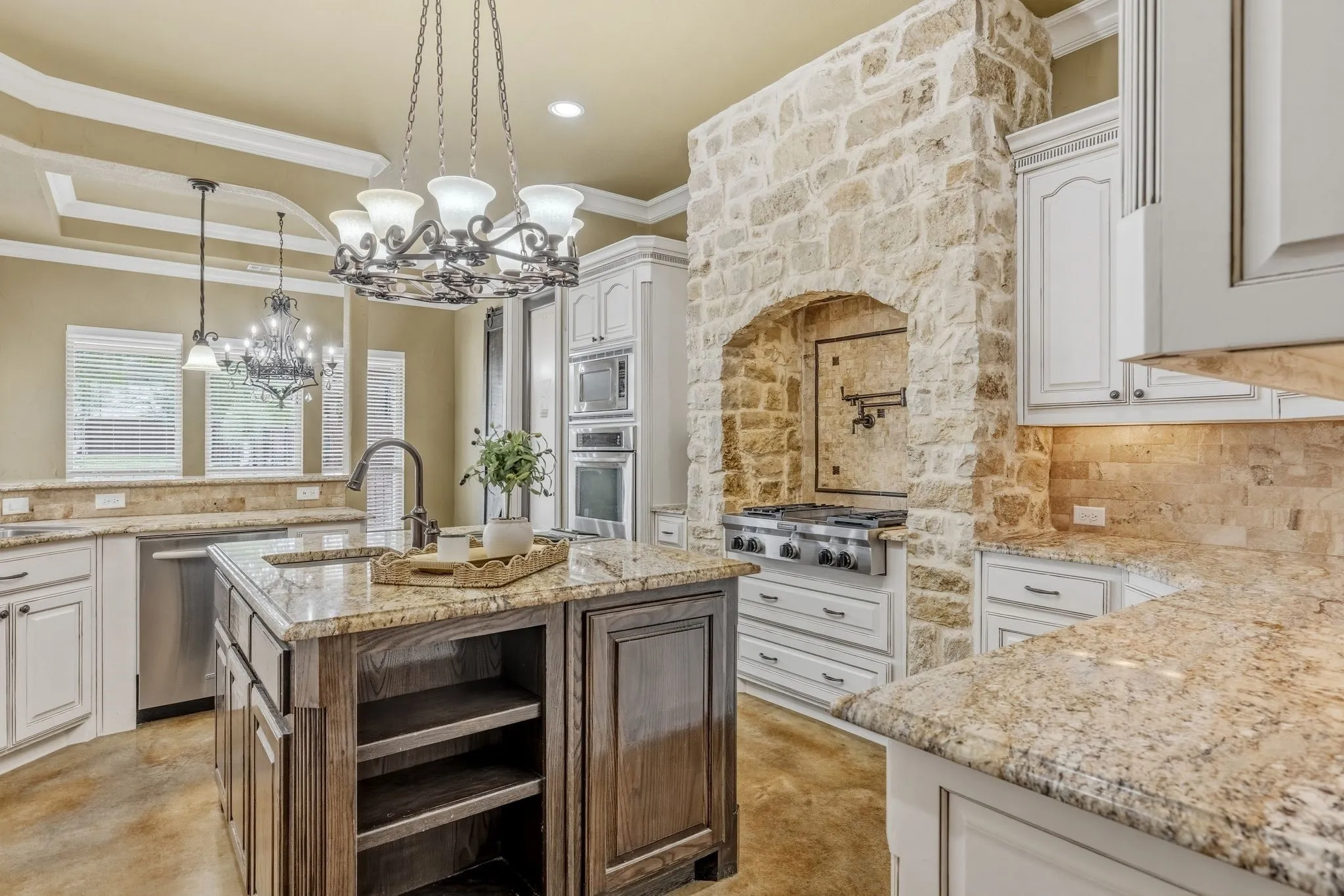 Single Family Residence For Sale in Hunt County , 3031 Hillview Drive, Royse City, Texas 75189, 4 Bedroom, 7 Bathroom, 3 Garage spaces, 3,738 Sqft, built in 2010, Price $985,000, mls#21257192, Real Estate Agent in Royse City, Homes For Sale in Hunt county, Homes For Sale in Royse City, Realtor in Royse City Texas, Real Estate Brokerage Independent Realty Texas, Luminita Cordes Realtor