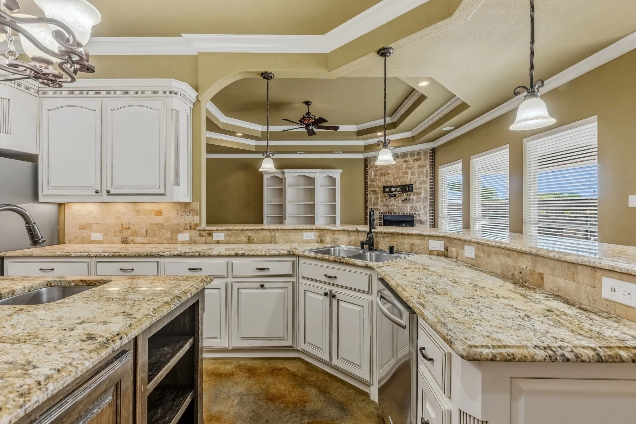 Single Family Residence For Sale in Hunt County , 3031 Hillview Drive, Royse City, Texas 75189, 4 Bedroom, 7 Bathroom, 3 Garage spaces, 3,738 Sqft, built in 2010, Price $985,000, mls#21257192, Real Estate Agent in Royse City, Homes For Sale in Hunt county, Homes For Sale in Royse City, Realtor in Royse City Texas, Real Estate Brokerage Independent Realty Texas, Luminita Cordes Realtor