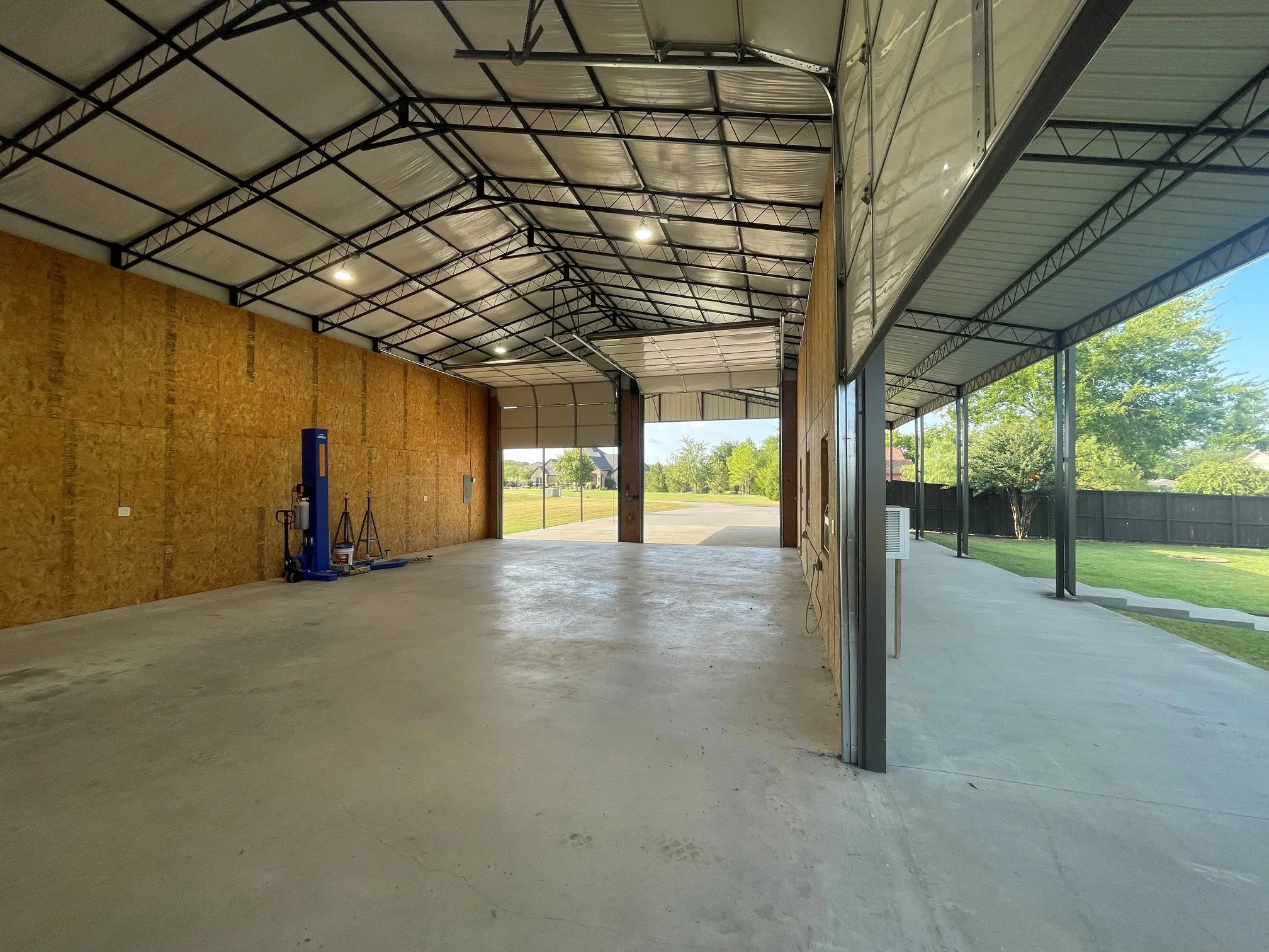 Single Family Residence For Sale in Hunt County , 3031 Hillview Drive, Royse City, Texas 75189, 4 Bedroom, 7 Bathroom, 3 Garage spaces, 3,738 Sqft, built in 2010, Price $985,000, mls#21257192, Real Estate Agent in Royse City, Homes For Sale in Hunt county, Homes For Sale in Royse City, Realtor in Royse City Texas, Real Estate Brokerage Independent Realty Texas, Luminita Cordes Realtor