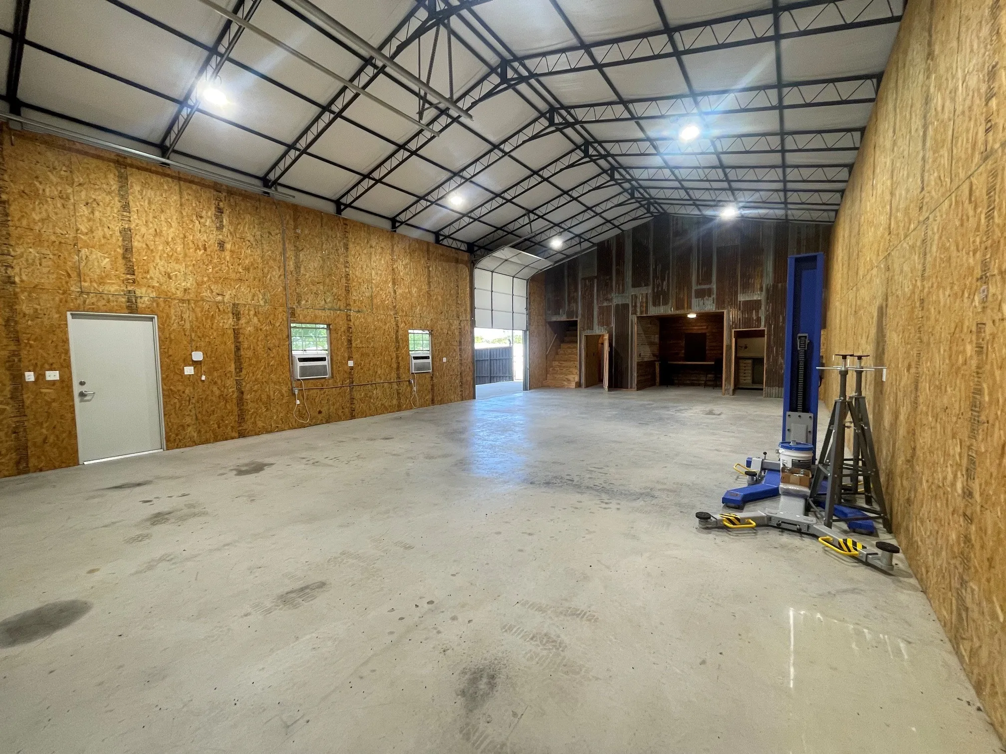 Single Family Residence For Sale in Hunt County , 3031 Hillview Drive, Royse City, Texas 75189, 4 Bedroom, 7 Bathroom, 3 Garage spaces, 3,738 Sqft, built in 2010, Price $985,000, mls#21257192, Real Estate Agent in Royse City, Homes For Sale in Hunt county, Homes For Sale in Royse City, Realtor in Royse City Texas, Real Estate Brokerage Independent Realty Texas, Luminita Cordes Realtor