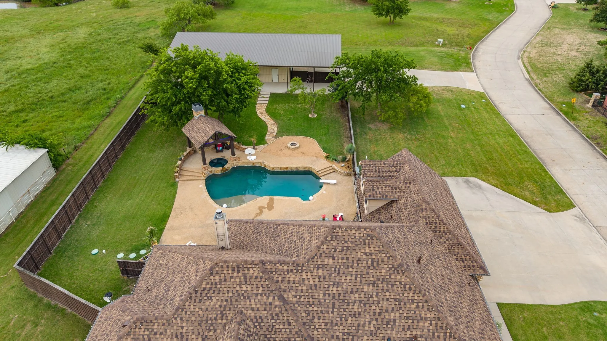 Single Family Residence For Sale in Hunt County , 3031 Hillview Drive, Royse City, Texas 75189, 4 Bedroom, 7 Bathroom, 3 Garage spaces, 3,738 Sqft, built in 2010, Price $985,000, mls#21257192, Real Estate Agent in Royse City, Homes For Sale in Hunt county, Homes For Sale in Royse City, Realtor in Royse City Texas, Real Estate Brokerage Independent Realty Texas, Luminita Cordes Realtor