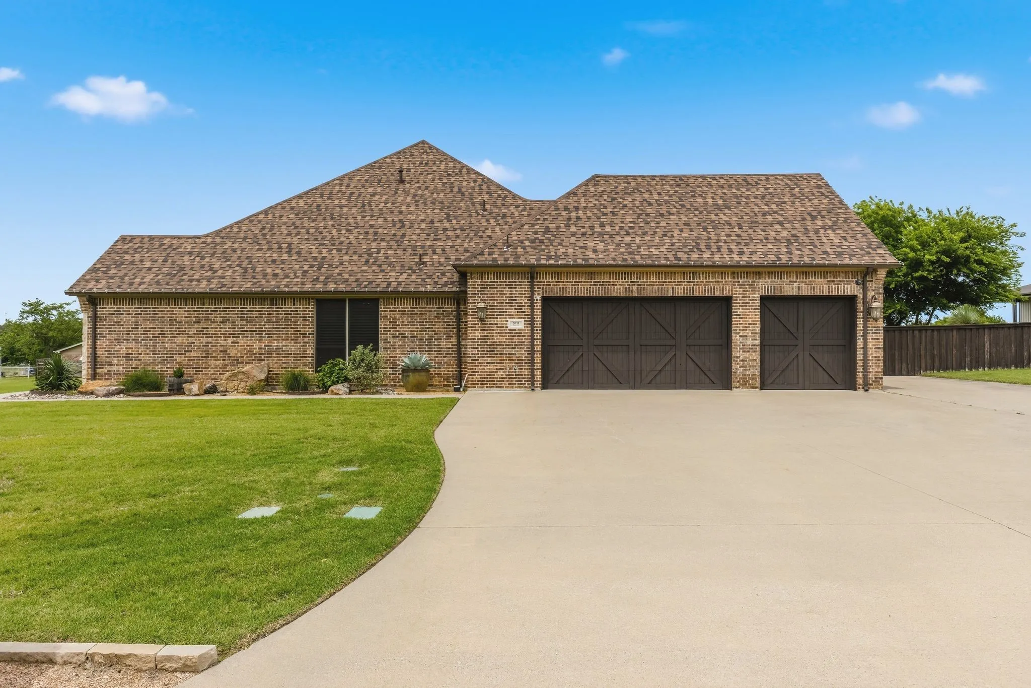 Single Family Residence For Sale in Hunt County , 3031 Hillview Drive, Royse City, Texas 75189, 4 Bedroom, 7 Bathroom, 3 Garage spaces, 3,738 Sqft, built in 2010, Price $985,000, mls#21257192, Real Estate Agent in Royse City, Homes For Sale in Hunt county, Homes For Sale in Royse City, Realtor in Royse City Texas, Real Estate Brokerage Independent Realty Texas, Luminita Cordes Realtor