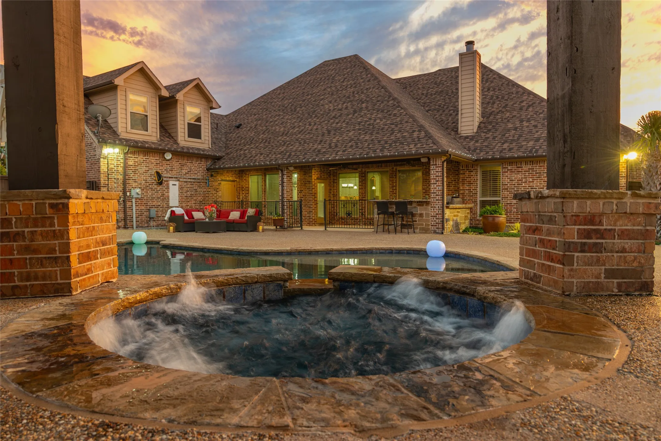 Single Family Residence For Sale in Hunt County , 3031 Hillview Drive, Royse City, Texas 75189, 4 Bedroom, 7 Bathroom, 3 Garage spaces, 3,738 Sqft, built in 2010, Price $985,000, mls#21257192, Real Estate Agent in Royse City, Homes For Sale in Hunt county, Homes For Sale in Royse City, Realtor in Royse City Texas, Real Estate Brokerage Independent Realty Texas, Luminita Cordes Realtor