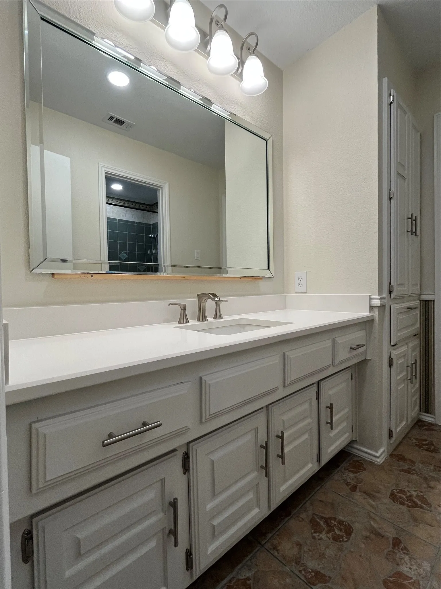 Full bathroom