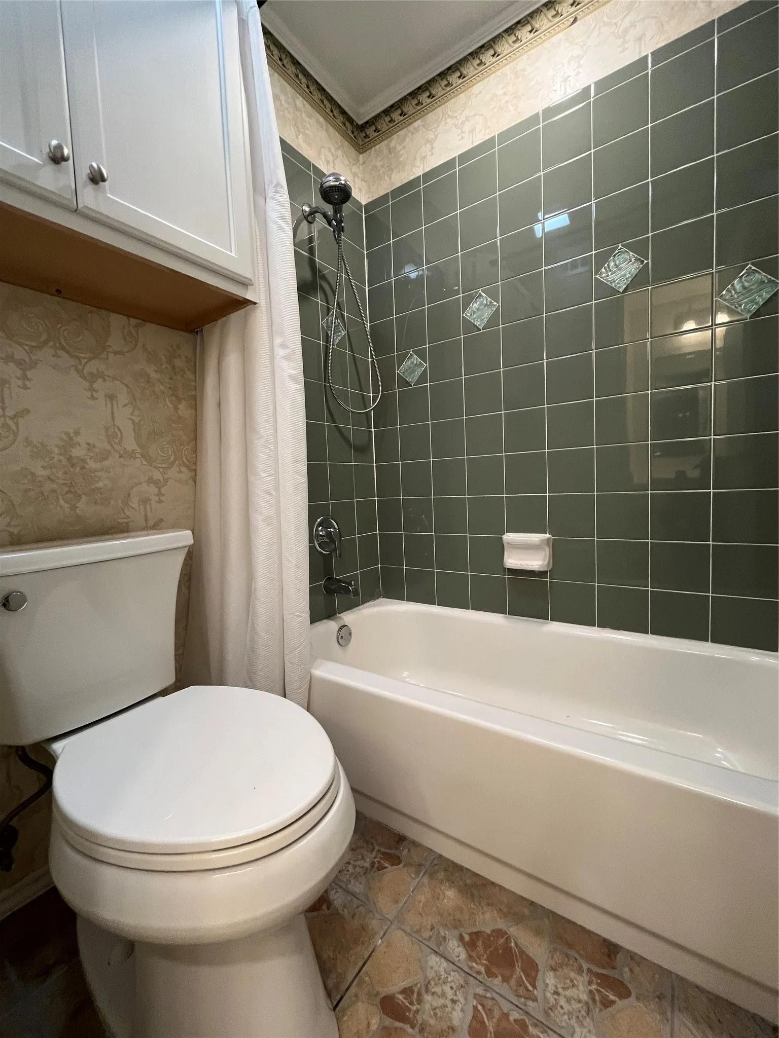 Full bathroom