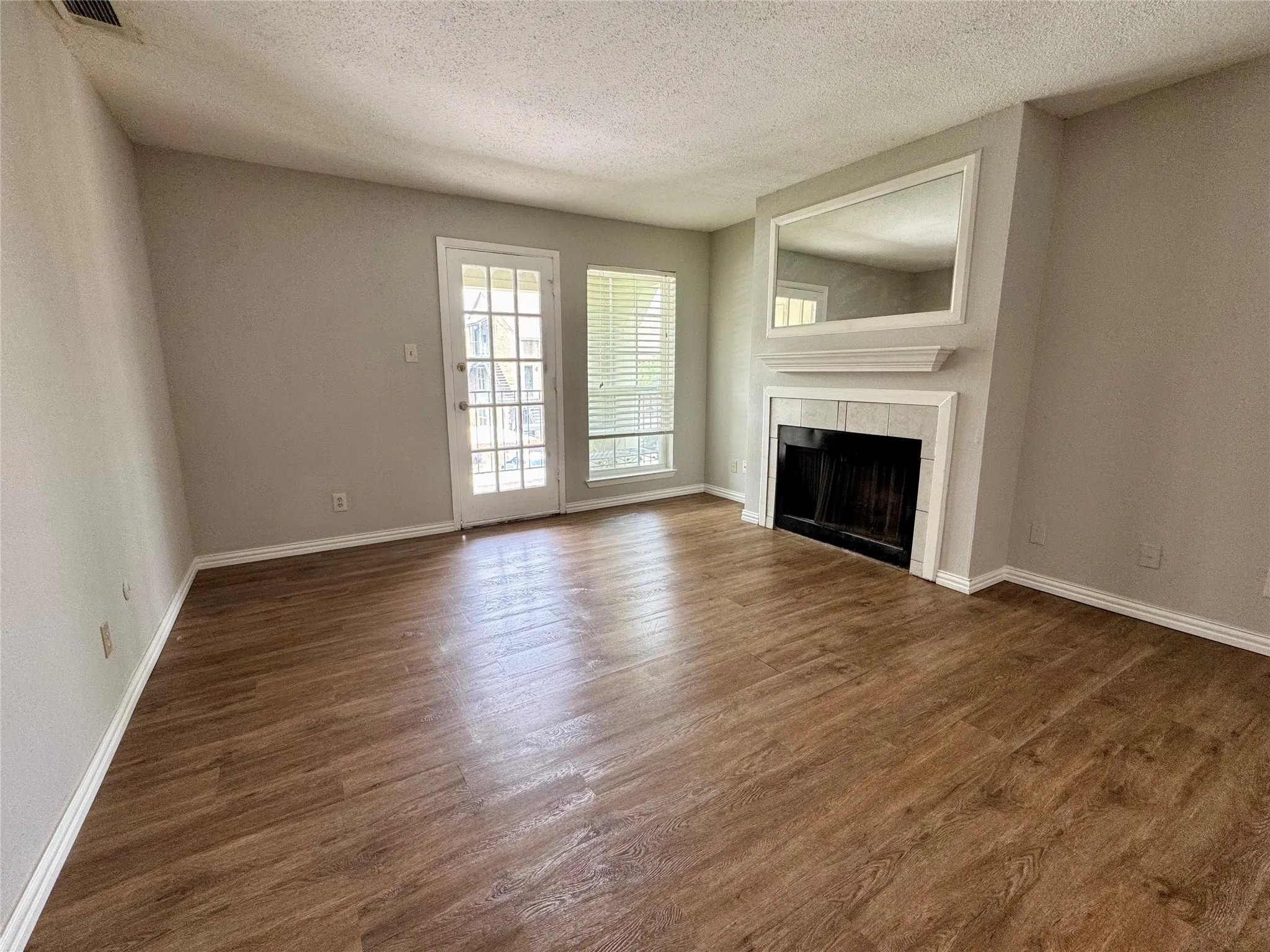 Condominium For Sale in Dallas County , 5981 Arapaho Road 304, Dallas, Texas 75248, 2 Bedroom, 2 Bathroom, Garage spaces, 995 Sqft, built in 1980, mls#21269749, Real Estate Agent in Dallas, Homes For Sale in Dallas county, Homes For Sale in Dallas, Realtor in Dallas Texas, Real Estate Brokerage Independent Realty Texas, Luminita Cordes Realtor