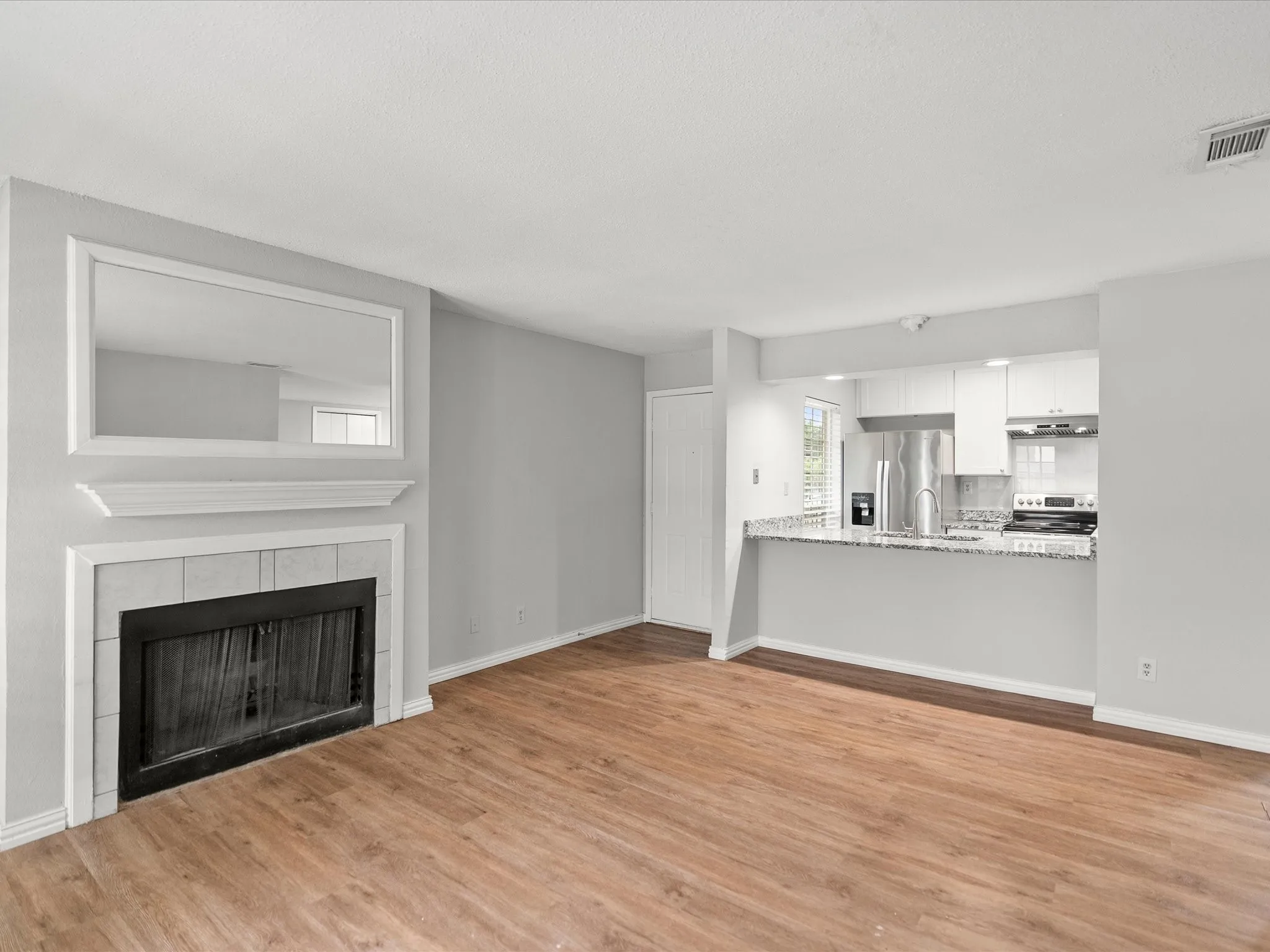 Condominium For Sale in Dallas County , 5981 Arapaho Road 304, Dallas, Texas 75248, 2 Bedroom, 2 Bathroom, Garage spaces, 995 Sqft, built in 1980, mls#21269749, Real Estate Agent in Dallas, Homes For Sale in Dallas county, Homes For Sale in Dallas, Realtor in Dallas Texas, Real Estate Brokerage Independent Realty Texas, Luminita Cordes Realtor