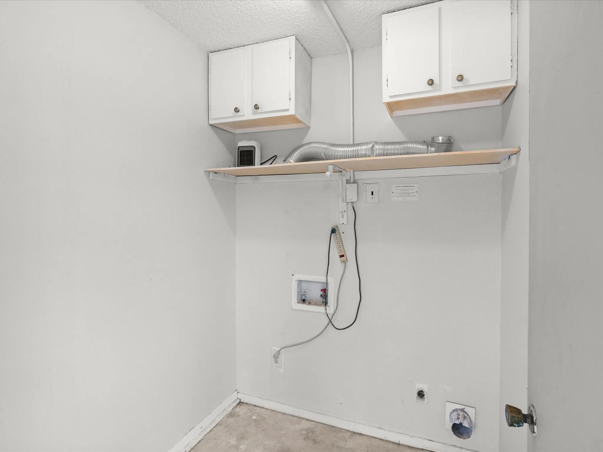 Condominium For Sale in Dallas County , 5981 Arapaho Road 304, Dallas, Texas 75248, 2 Bedroom, 2 Bathroom, Garage spaces, 995 Sqft, built in 1980, mls#21269749, Real Estate Agent in Dallas, Homes For Sale in Dallas county, Homes For Sale in Dallas, Realtor in Dallas Texas, Real Estate Brokerage Independent Realty Texas, Luminita Cordes Realtor