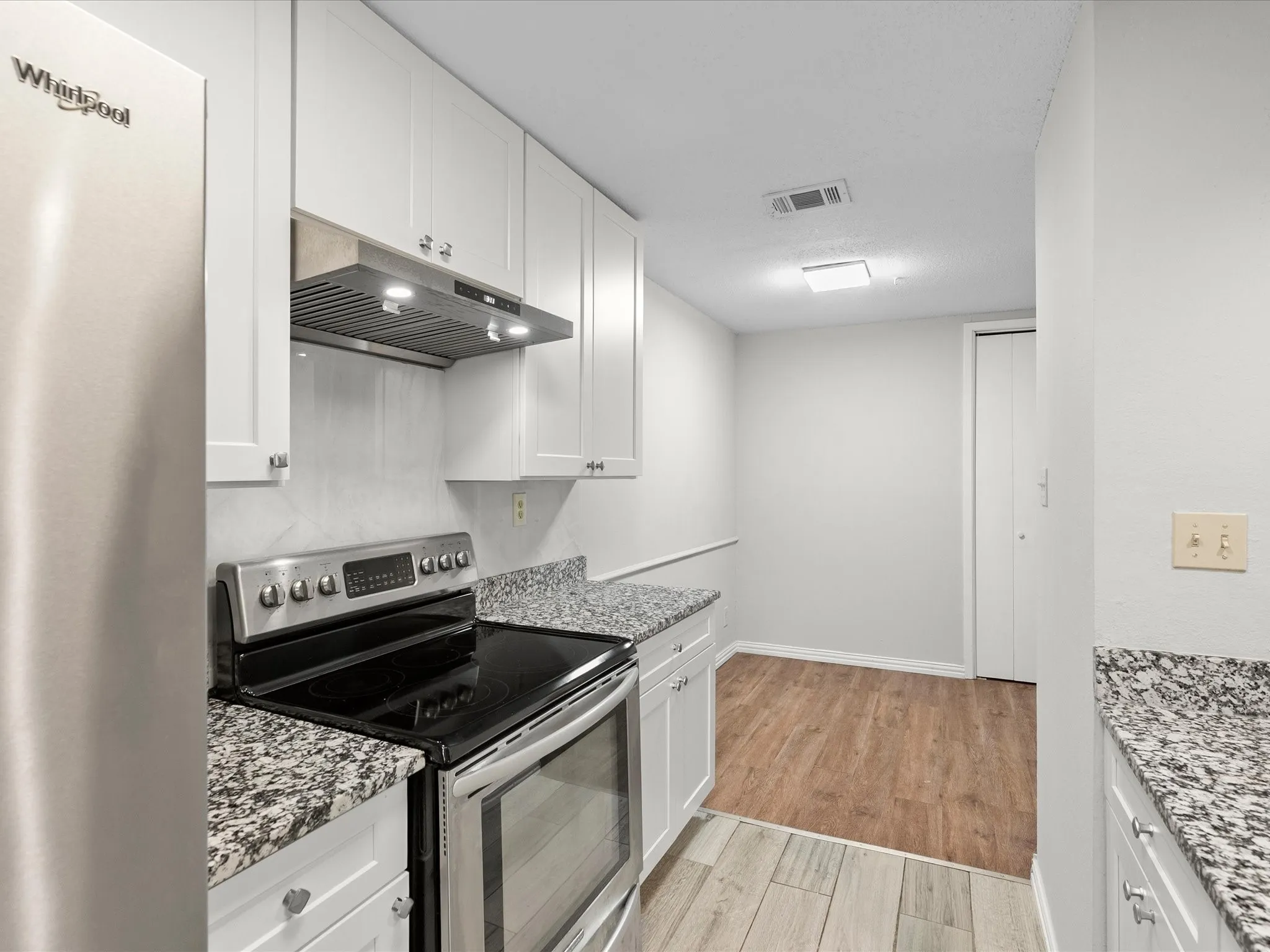 Condominium For Sale in Dallas County , 5981 Arapaho Road 304, Dallas, Texas 75248, 2 Bedroom, 2 Bathroom, Garage spaces, 995 Sqft, built in 1980, mls#21269749, Real Estate Agent in Dallas, Homes For Sale in Dallas county, Homes For Sale in Dallas, Realtor in Dallas Texas, Real Estate Brokerage Independent Realty Texas, Luminita Cordes Realtor