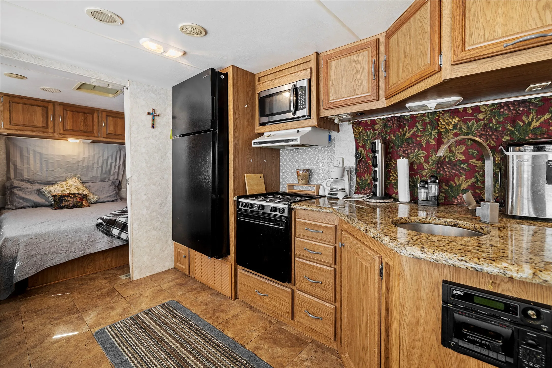 Single Family Residence For Sale in Wood County , Lot 129 Private Road 5813 Road 5813, Yantis, Texas 75765, 1 Bedroom, 2 Bathroom, Garage spaces, 800 Sqft, built in 2023, mls#21269475, Real Estate Agent in Yantis, Homes For Sale in Wood county, Homes For Sale in Yantis, Realtor in Yantis Texas, Real Estate Brokerage Independent Realty Texas, Luminita Cordes Realtor