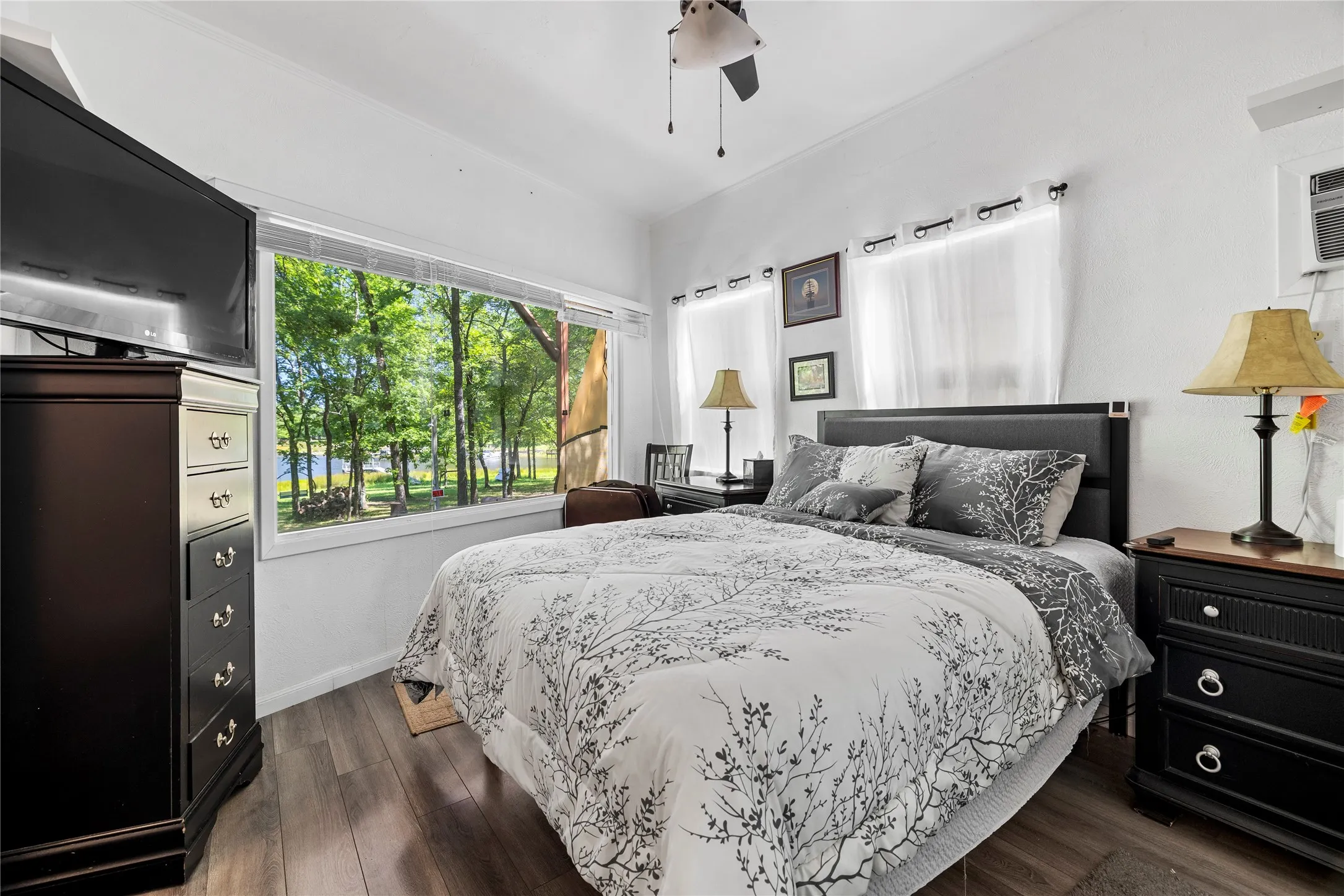 Single Family Residence For Sale in Wood County , Lot 129 Private Road 5813 Road 5813, Yantis, Texas 75765, 1 Bedroom, 2 Bathroom, Garage spaces, 800 Sqft, built in 2023, mls#21269475, Real Estate Agent in Yantis, Homes For Sale in Wood county, Homes For Sale in Yantis, Realtor in Yantis Texas, Real Estate Brokerage Independent Realty Texas, Luminita Cordes Realtor