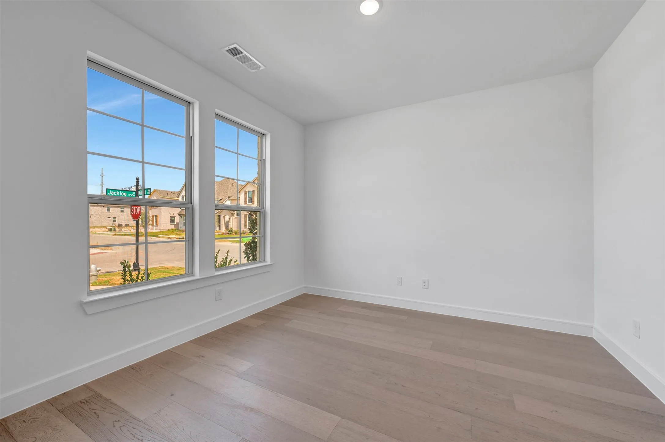 Single Family Residence For Sale in Tarrant County , 11540 Jackloe Street, Fort Worth, Texas 76052, 5 Bedroom, 5 Bathroom, 3 Garage spaces, 3,707 Sqft, built in 2026, mls#21269752, Real Estate Agent in Fort Worth, Homes For Sale in Tarrant county, Homes For Sale in Fort Worth, Realtor in Fort Worth Texas, Real Estate Brokerage Independent Realty Texas, Luminita Cordes Realtor