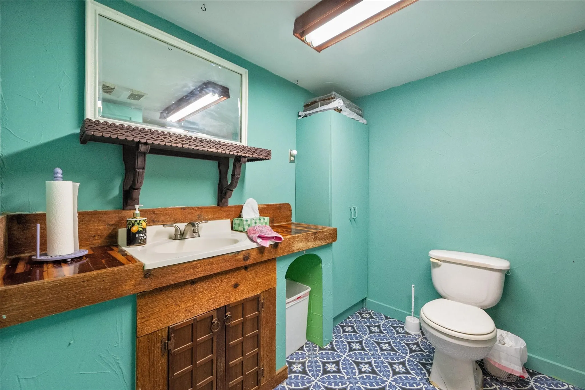 Single Family Residence For Sale in Navarro County , 1302 W 5th Avenue, Corsicana, Texas 75110, 3 Bedrooms, 2 Bathrooms, Garage spaces, 1,952 Sqft, built in 1898, Price $235,000, mls#21269758, Real Estate Agent in Corsicana, Homes For Sale in Navarro county, Homes For Sale in Corsicana, Realtor in Corsicana Texas, Real Estate Brokerage Independent Realty Texas, Luminita Cordes Realtor
