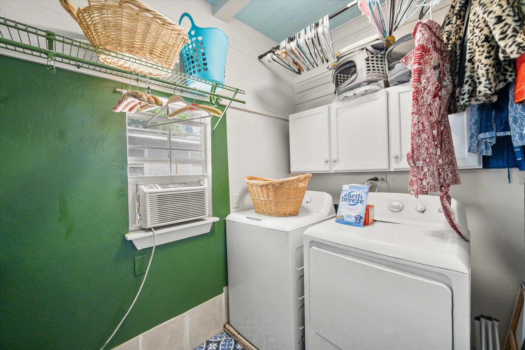 Single Family Residence For Sale in Navarro County , 1302 W 5th Avenue, Corsicana, Texas 75110, 3 Bedrooms, 2 Bathrooms, Garage spaces, 1,952 Sqft, built in 1898, Price $235,000, mls#21269758, Real Estate Agent in Corsicana, Homes For Sale in Navarro county, Homes For Sale in Corsicana, Realtor in Corsicana Texas, Real Estate Brokerage Independent Realty Texas, Luminita Cordes Realtor