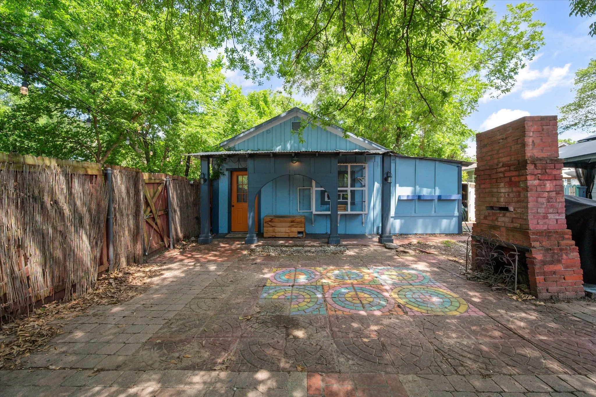 Single Family Residence For Sale in Navarro County , 1302 W 5th Avenue, Corsicana, Texas 75110, 3 Bedrooms, 2 Bathrooms, Garage spaces, 1,952 Sqft, built in 1898, Price $235,000, mls#21269758, Real Estate Agent in Corsicana, Homes For Sale in Navarro county, Homes For Sale in Corsicana, Realtor in Corsicana Texas, Real Estate Brokerage Independent Realty Texas, Luminita Cordes Realtor