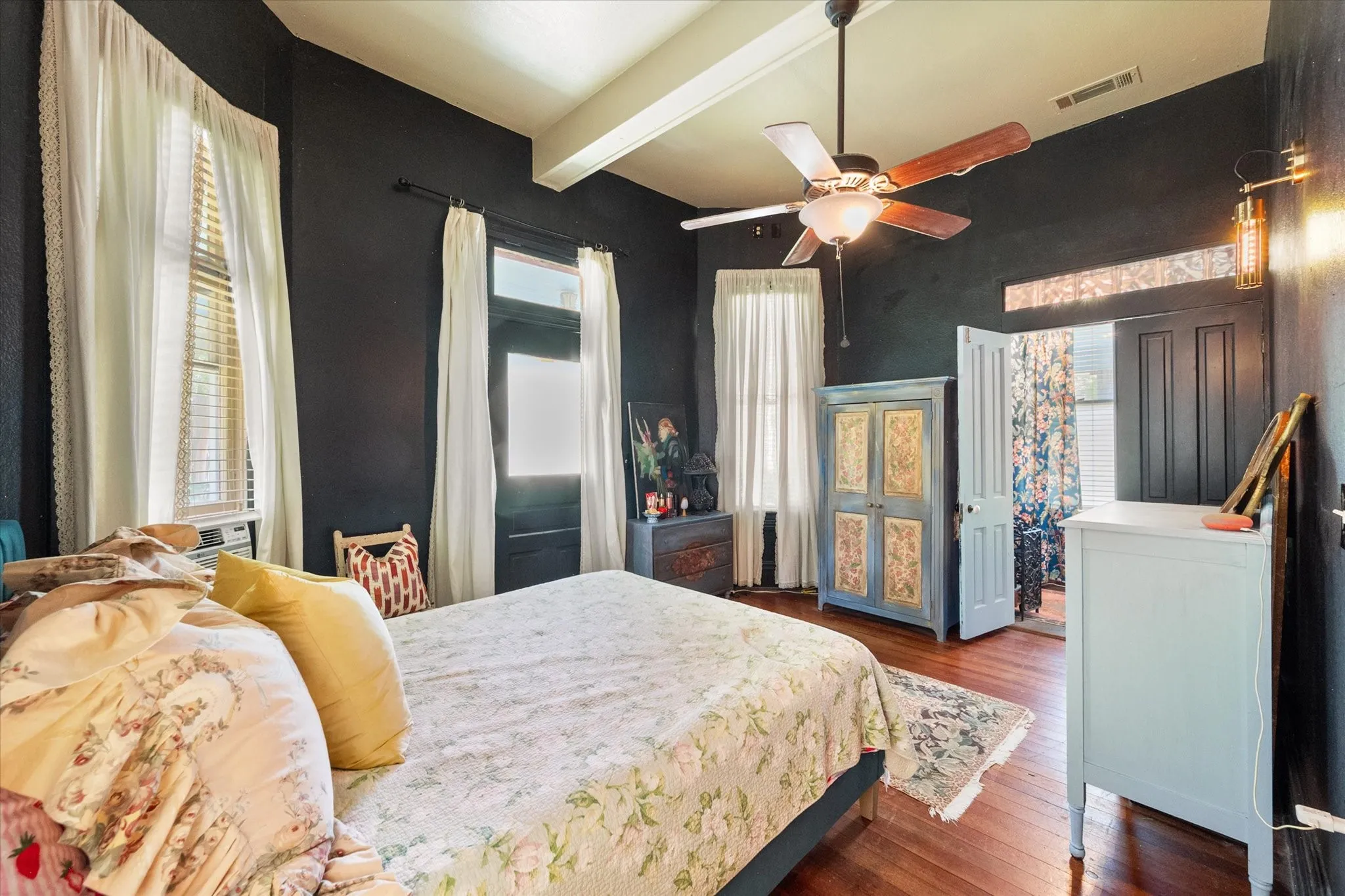 Single Family Residence For Sale in Navarro County , 1302 W 5th Avenue, Corsicana, Texas 75110, 3 Bedrooms, 2 Bathrooms, Garage spaces, 1,952 Sqft, built in 1898, Price $235,000, mls#21269758, Real Estate Agent in Corsicana, Homes For Sale in Navarro county, Homes For Sale in Corsicana, Realtor in Corsicana Texas, Real Estate Brokerage Independent Realty Texas, Luminita Cordes Realtor