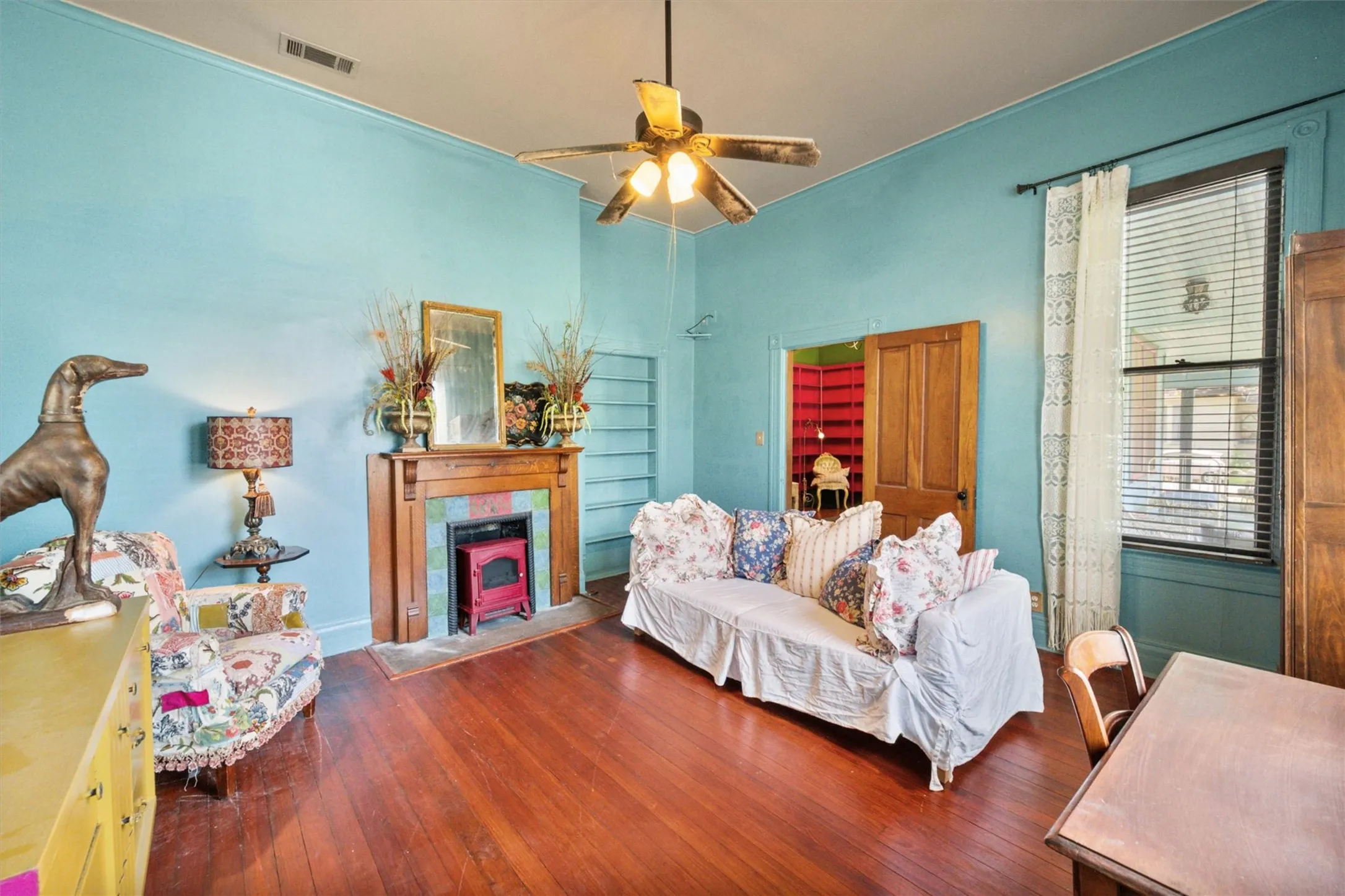 Single Family Residence For Sale in Navarro County , 1302 W 5th Avenue, Corsicana, Texas 75110, 3 Bedrooms, 2 Bathrooms, Garage spaces, 1,952 Sqft, built in 1898, Price $235,000, mls#21269758, Real Estate Agent in Corsicana, Homes For Sale in Navarro county, Homes For Sale in Corsicana, Realtor in Corsicana Texas, Real Estate Brokerage Independent Realty Texas, Luminita Cordes Realtor