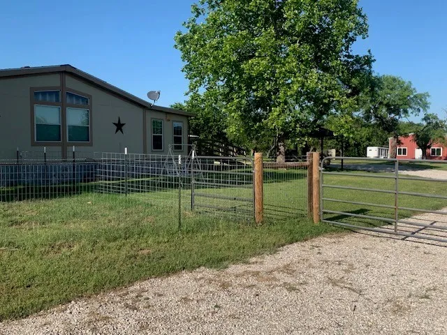 Mobile Home For Sale in Comanche County , 1521 FM 590, Comanche, Texas 76442, 3 Bedroom, 2 Bathroom, Garage spaces, 1,911 Sqft, built in 1995, mls#21269480, Real Estate Agent in Comanche, Homes For Sale in Comanche county, Homes For Sale in Comanche, Realtor in Comanche Texas, Real Estate Brokerage Independent Realty Texas, Luminita Cordes Realtor