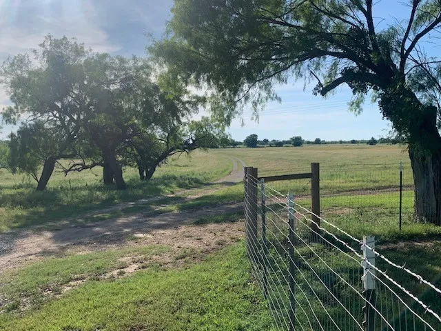 Mobile Home For Sale in Comanche County , 1521 FM 590, Comanche, Texas 76442, 3 Bedroom, 2 Bathroom, Garage spaces, 1,911 Sqft, built in 1995, mls#21269480, Real Estate Agent in Comanche, Homes For Sale in Comanche county, Homes For Sale in Comanche, Realtor in Comanche Texas, Real Estate Brokerage Independent Realty Texas, Luminita Cordes Realtor