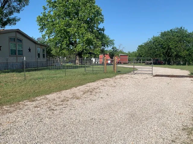 Mobile Home For Sale in Comanche County , 1521 FM 590, Comanche, Texas 76442, 3 Bedroom, 2 Bathroom, Garage spaces, 1,911 Sqft, built in 1995, mls#21269480, Real Estate Agent in Comanche, Homes For Sale in Comanche county, Homes For Sale in Comanche, Realtor in Comanche Texas, Real Estate Brokerage Independent Realty Texas, Luminita Cordes Realtor