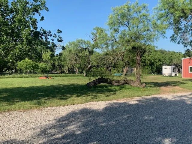 Mobile Home For Sale in Comanche County , 1521 FM 590, Comanche, Texas 76442, 3 Bedroom, 2 Bathroom, Garage spaces, 1,911 Sqft, built in 1995, mls#21269480, Real Estate Agent in Comanche, Homes For Sale in Comanche county, Homes For Sale in Comanche, Realtor in Comanche Texas, Real Estate Brokerage Independent Realty Texas, Luminita Cordes Realtor