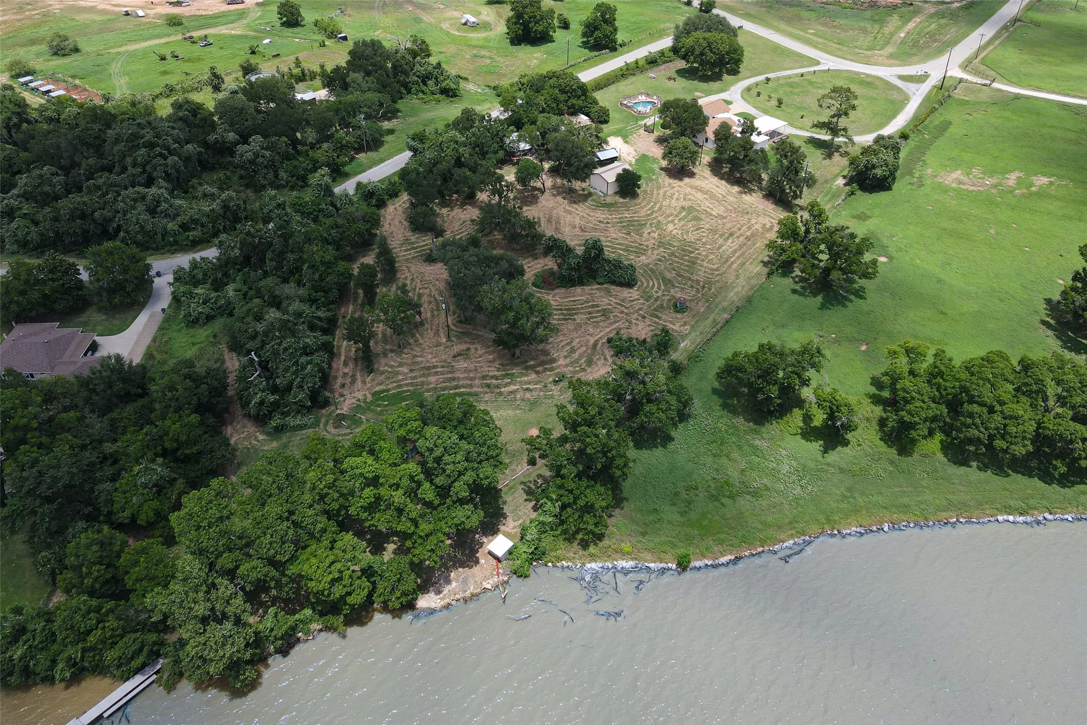 Single Family Residence For Sale in Hood County , 4720 Peveler Road, Granbury, Texas 76049, 3 Bedroom, 4 Bathroom, 2 Garage spaces, 2,520 Sqft, built in 1955, mls#21269785, Real Estate Agent in Granbury, Homes For Sale in Hood county, Homes For Sale in Granbury, Realtor in Granbury Texas, Real Estate Brokerage Independent Realty Texas, Luminita Cordes Realtor
