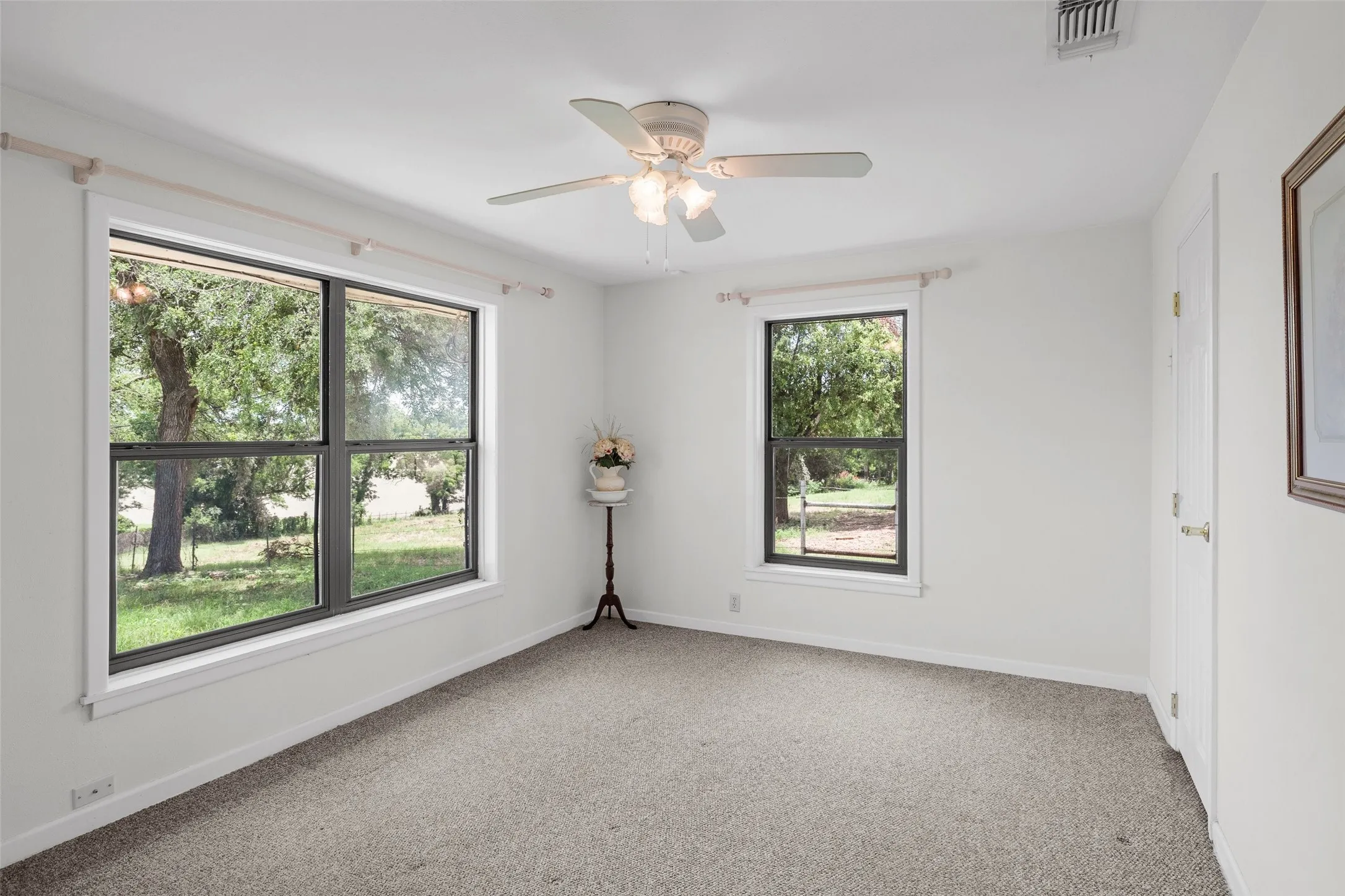 Single Family Residence For Sale in Hood County , 4720 Peveler Road, Granbury, Texas 76049, 3 Bedroom, 4 Bathroom, 2 Garage spaces, 2,520 Sqft, built in 1955, mls#21269785, Real Estate Agent in Granbury, Homes For Sale in Hood county, Homes For Sale in Granbury, Realtor in Granbury Texas, Real Estate Brokerage Independent Realty Texas, Luminita Cordes Realtor