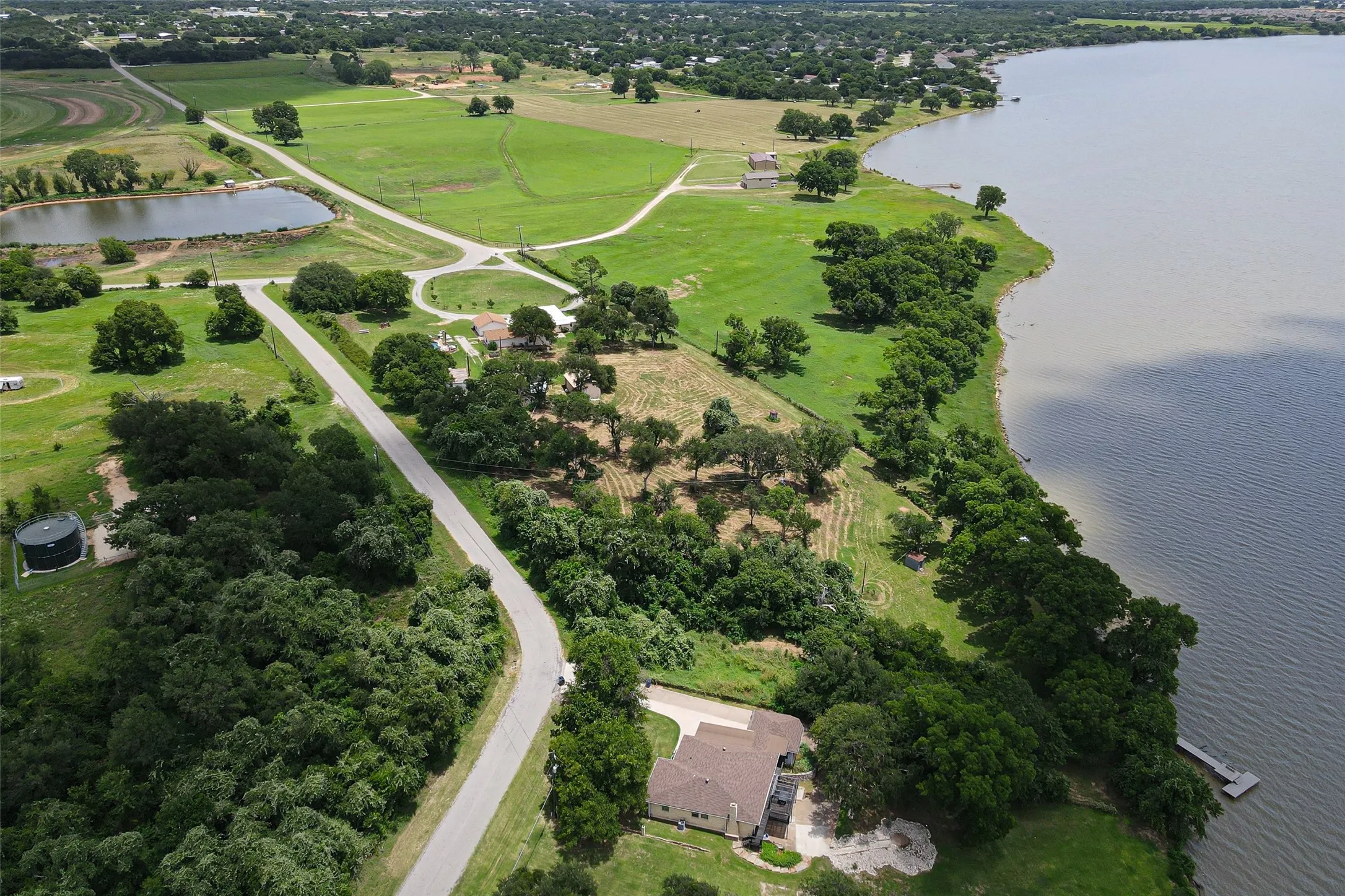 Single Family Residence For Sale in Hood County , 4720 Peveler Road, Granbury, Texas 76049, 3 Bedroom, 4 Bathroom, 2 Garage spaces, 2,520 Sqft, built in 1955, mls#21269785, Real Estate Agent in Granbury, Homes For Sale in Hood county, Homes For Sale in Granbury, Realtor in Granbury Texas, Real Estate Brokerage Independent Realty Texas, Luminita Cordes Realtor