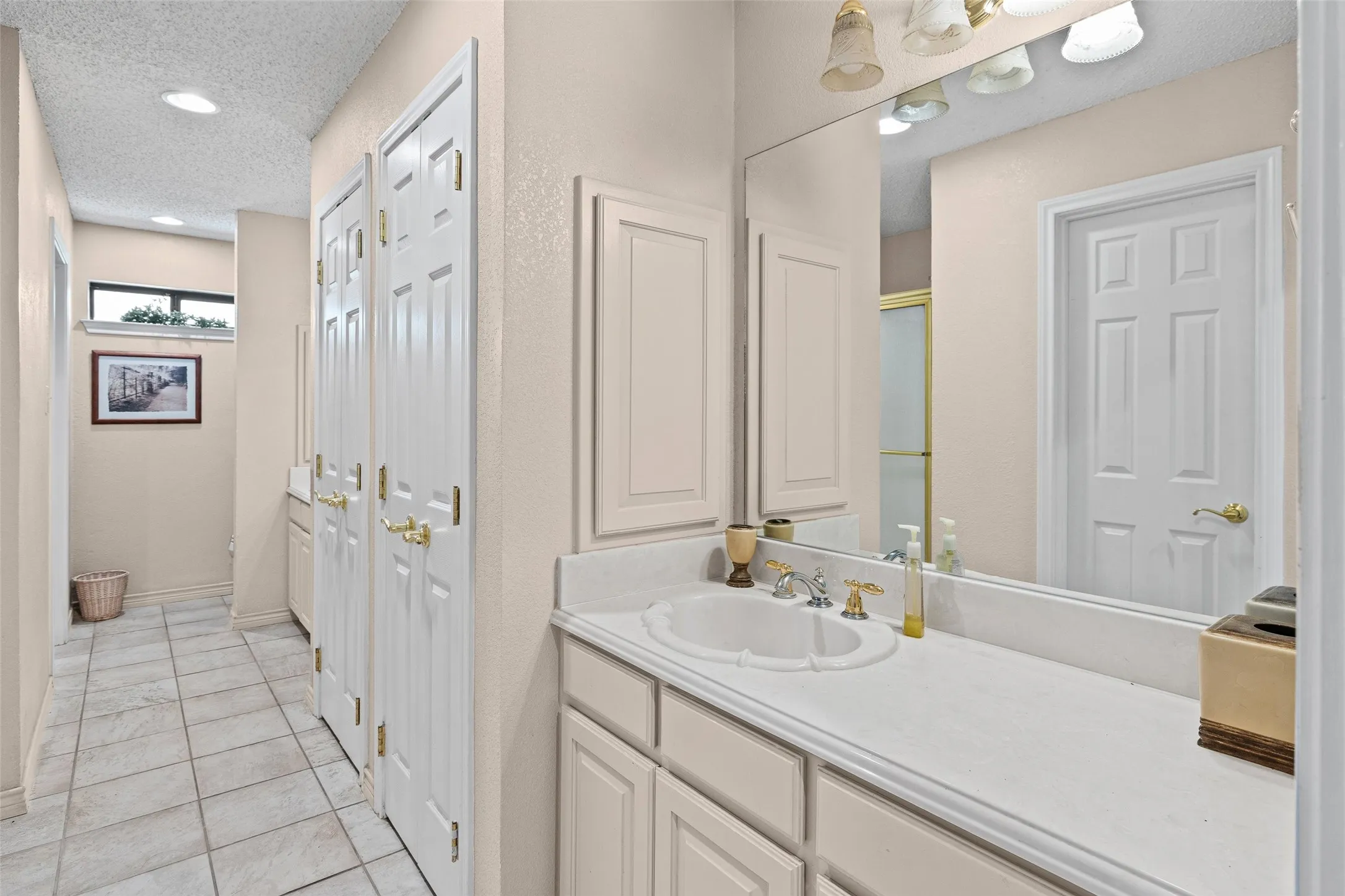 Single Family Residence For Sale in Hood County , 4720 Peveler Road, Granbury, Texas 76049, 3 Bedroom, 4 Bathroom, 2 Garage spaces, 2,520 Sqft, built in 1955, mls#21269785, Real Estate Agent in Granbury, Homes For Sale in Hood county, Homes For Sale in Granbury, Realtor in Granbury Texas, Real Estate Brokerage Independent Realty Texas, Luminita Cordes Realtor