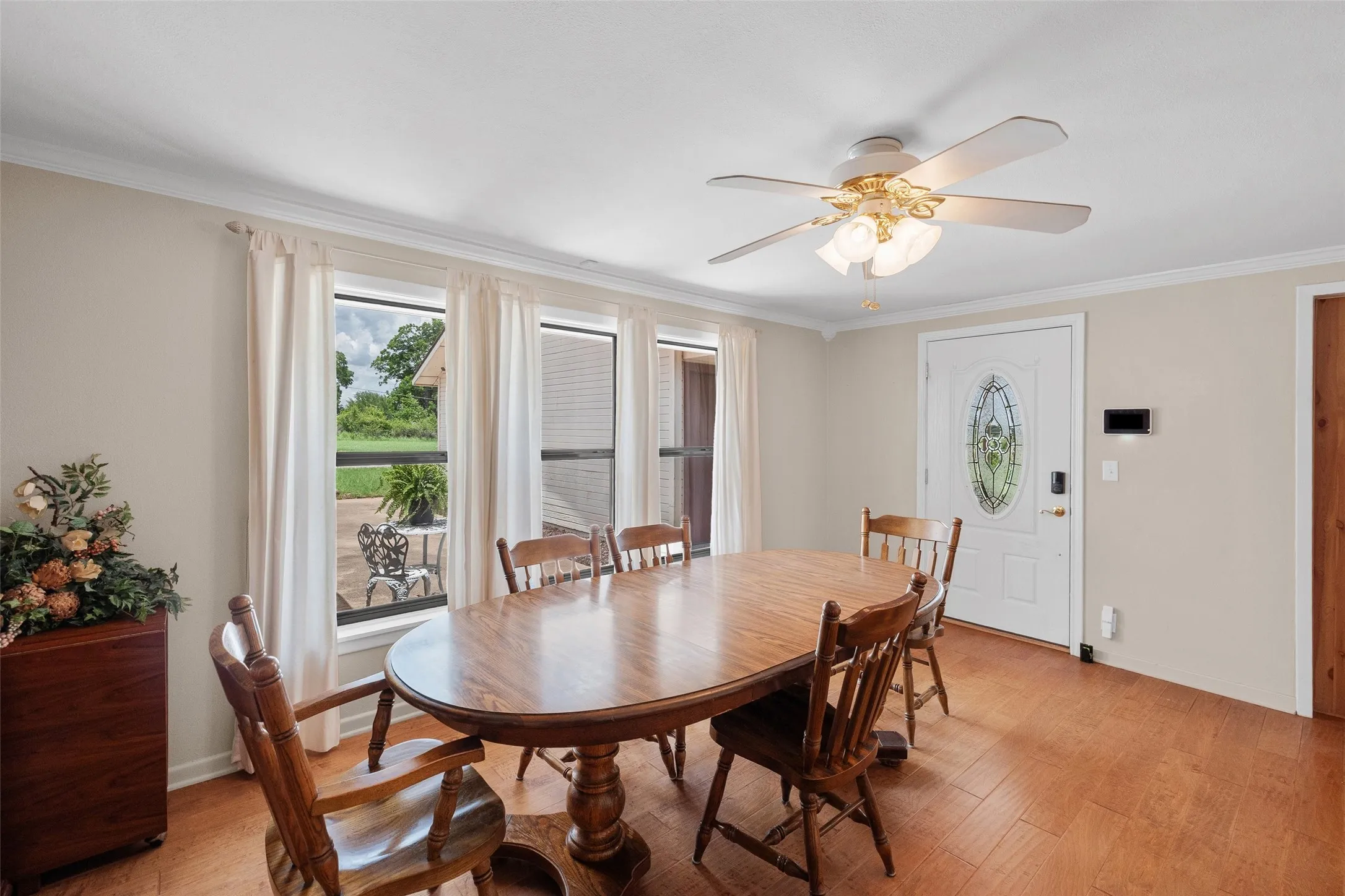 Single Family Residence For Sale in Hood County , 4720 Peveler Road, Granbury, Texas 76049, 3 Bedroom, 4 Bathroom, 2 Garage spaces, 2,520 Sqft, built in 1955, mls#21269785, Real Estate Agent in Granbury, Homes For Sale in Hood county, Homes For Sale in Granbury, Realtor in Granbury Texas, Real Estate Brokerage Independent Realty Texas, Luminita Cordes Realtor