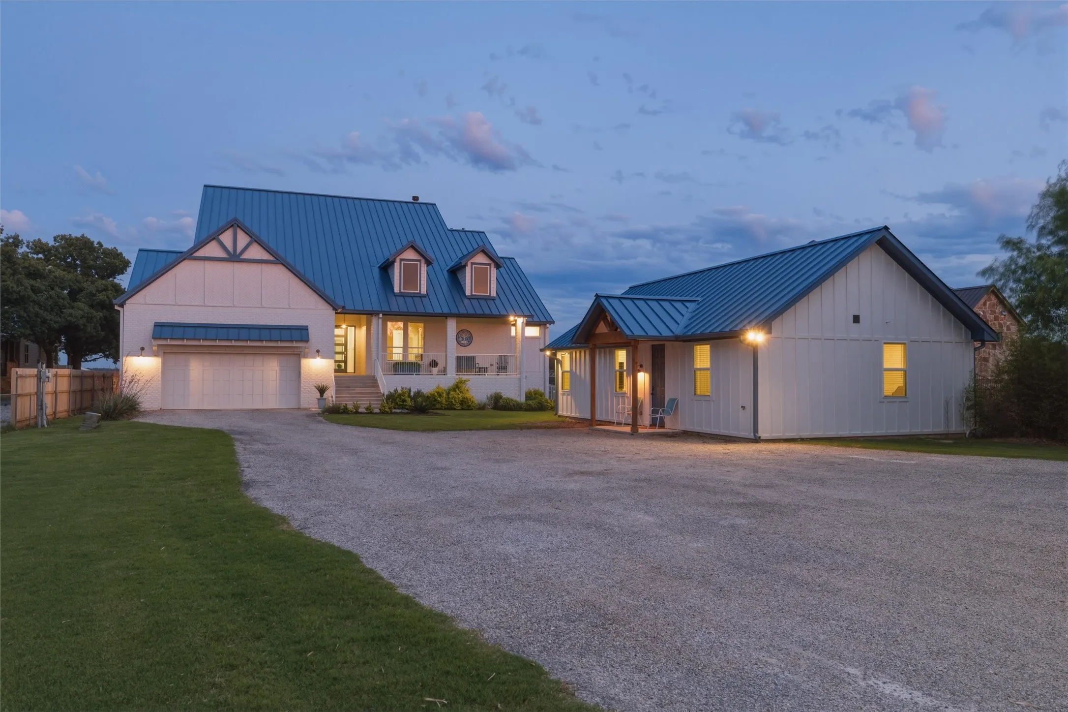 WELCOME HOME 6625 Sandy Beach Road Azle, TX 76020!