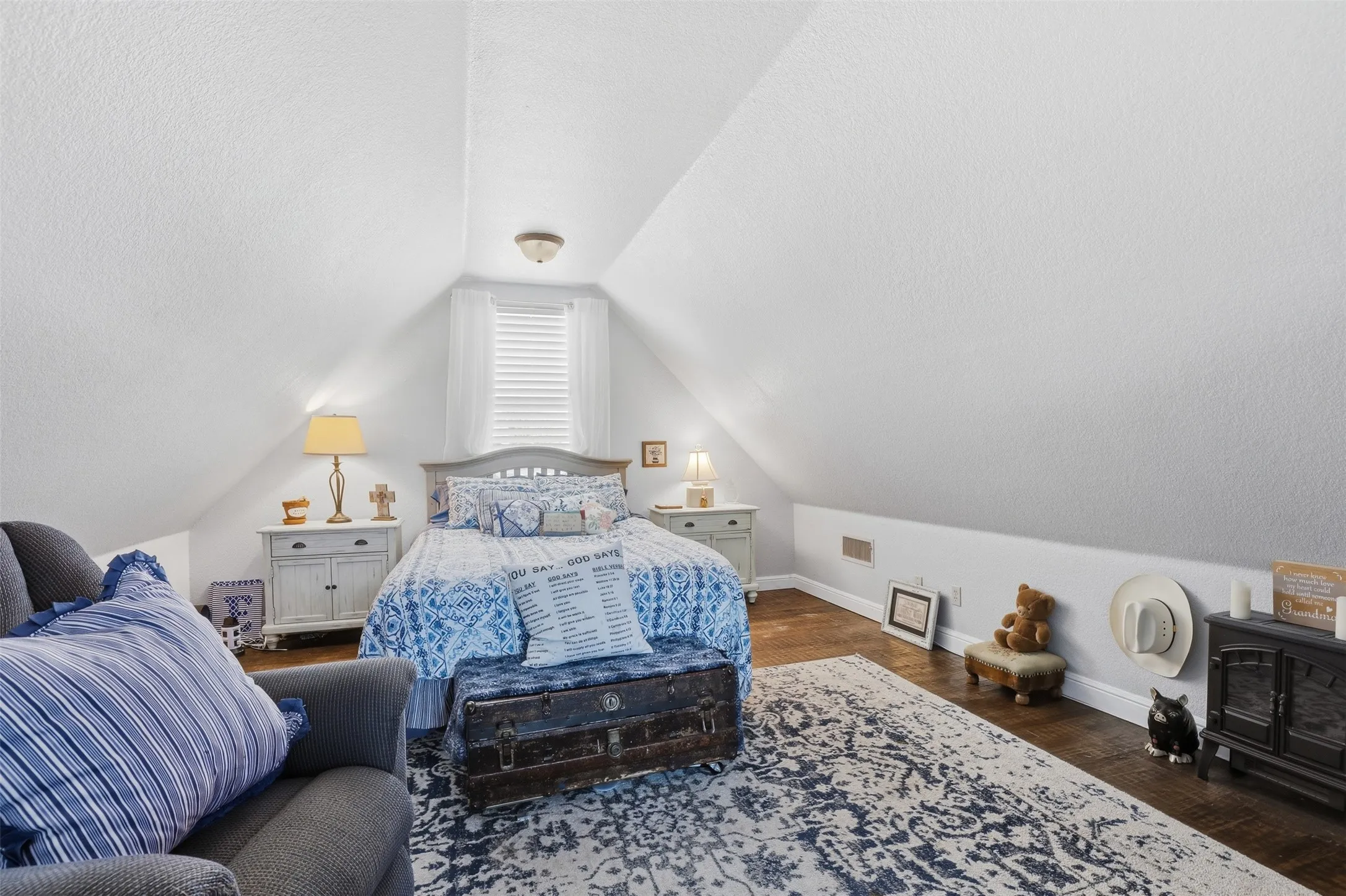 Single Family Residence For Sale in Parker County , 150 Summer Stone Court, Weatherford, Texas 76087, 4 Bedroom, 3 Bathroom, 2 Garage spaces, 2,445 Sqft, built in 2001, mls#21269659, Real Estate Agent in Weatherford, Homes For Sale in Parker county, Homes For Sale in Weatherford, Realtor in Weatherford Texas, Real Estate Brokerage Independent Realty Texas, Luminita Cordes Realtor