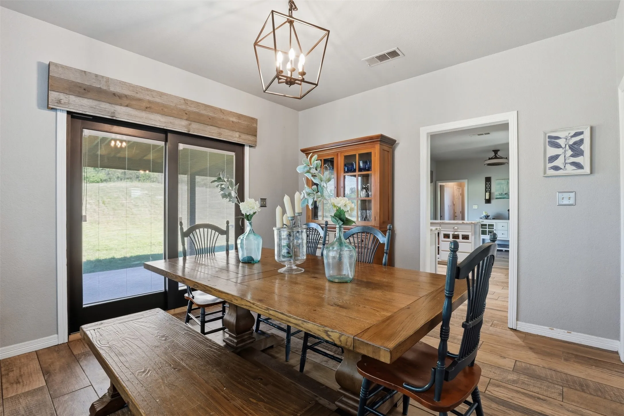 Single Family Residence For Sale in Parker County , 150 Summer Stone Court, Weatherford, Texas 76087, 4 Bedroom, 3 Bathroom, 2 Garage spaces, 2,445 Sqft, built in 2001, mls#21269659, Real Estate Agent in Weatherford, Homes For Sale in Parker county, Homes For Sale in Weatherford, Realtor in Weatherford Texas, Real Estate Brokerage Independent Realty Texas, Luminita Cordes Realtor